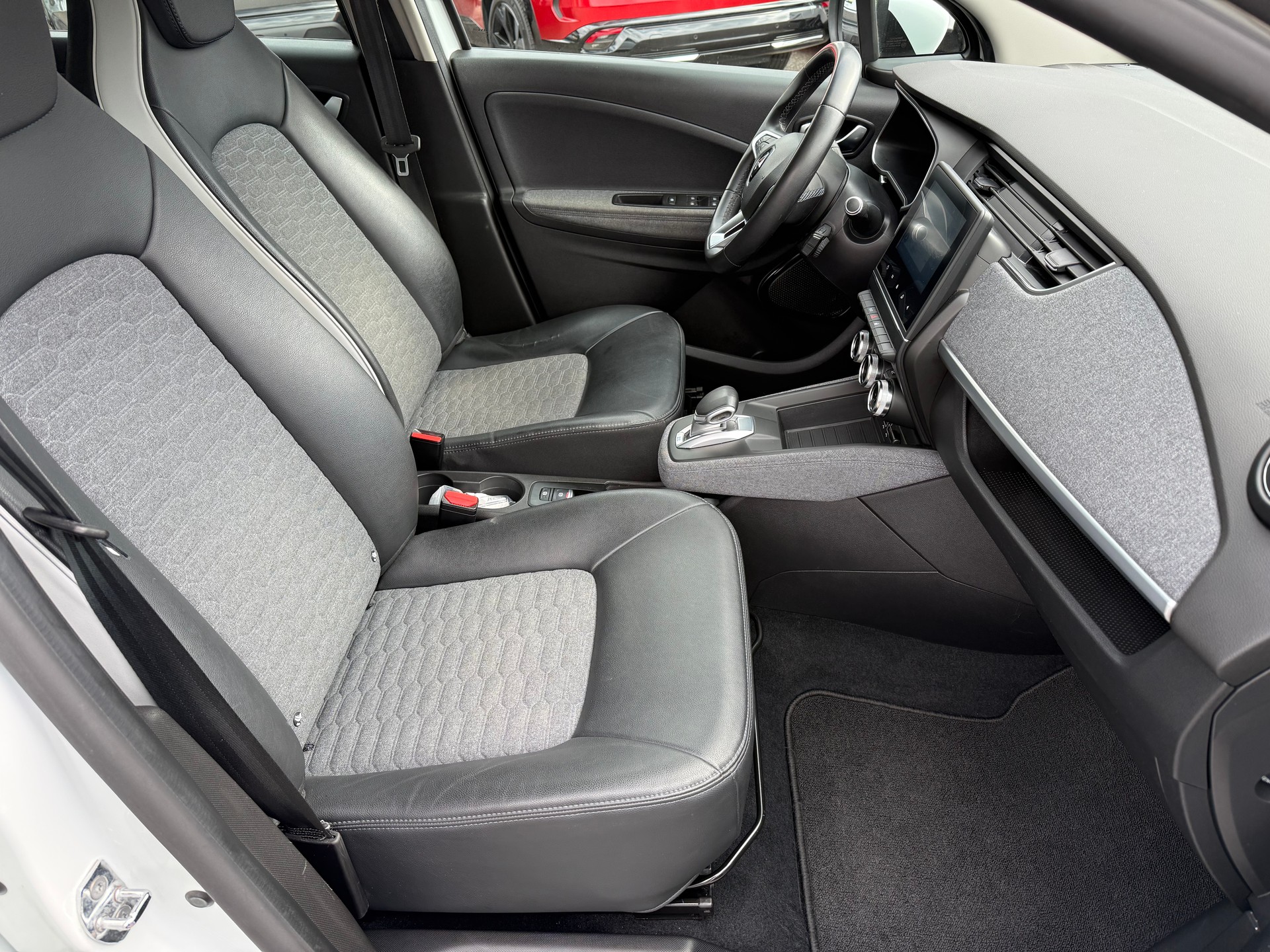 RENAULT Zoe Intens R135 (incl. Batterie)-image-10