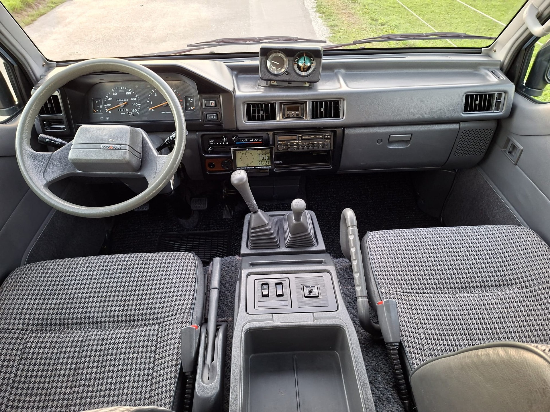 MITSUBISHI Country 4x4 2.5TD-image-8