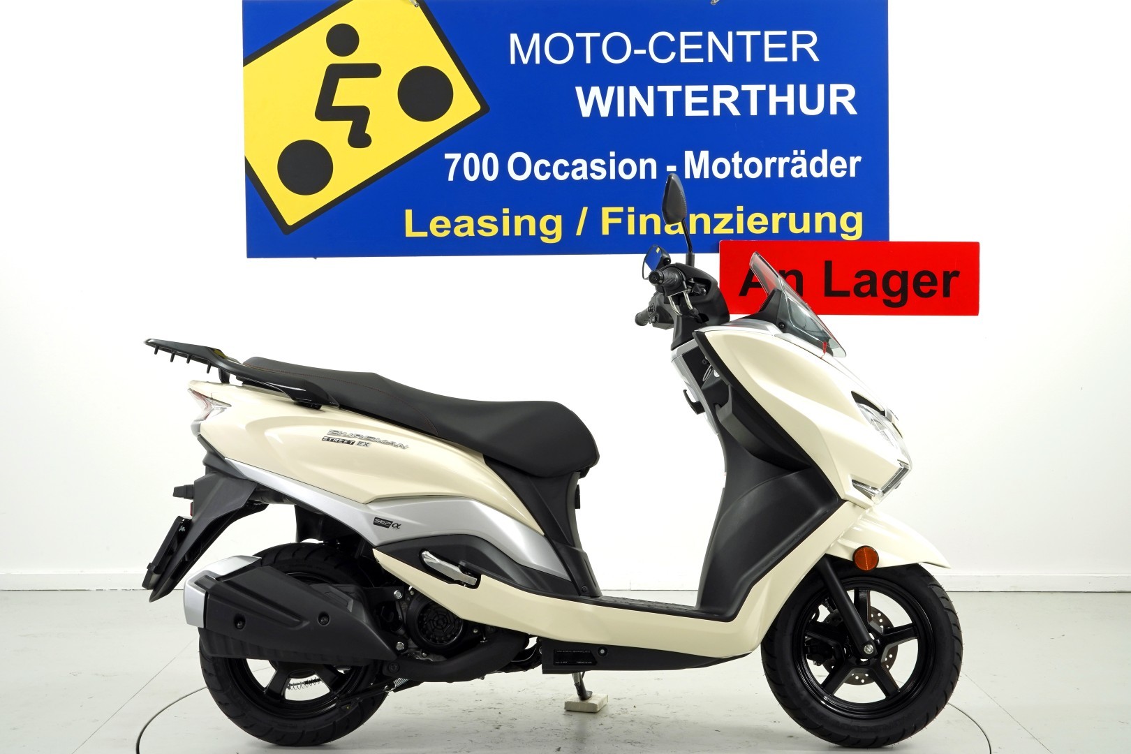 SUZUKI Burgmann Street 125 ABS
