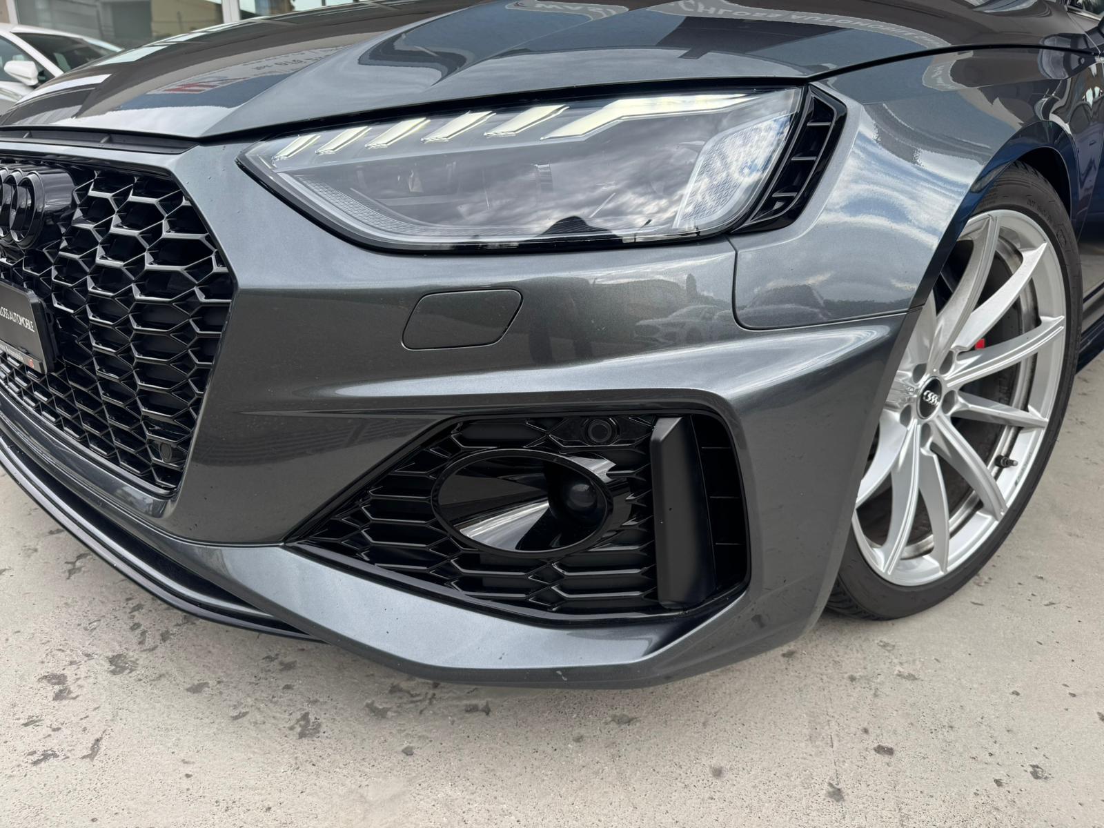 AUDI RS4 Avant quattro tiptronic-image-11