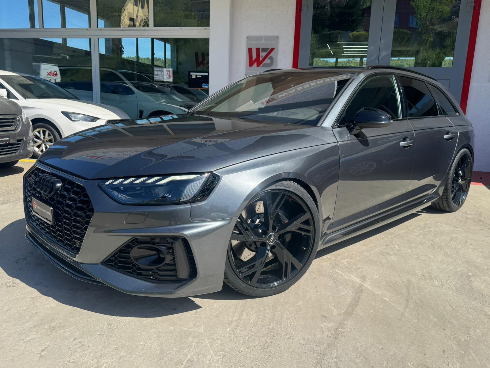 AUDI RS4 Avant quattro tiptronic-image-0