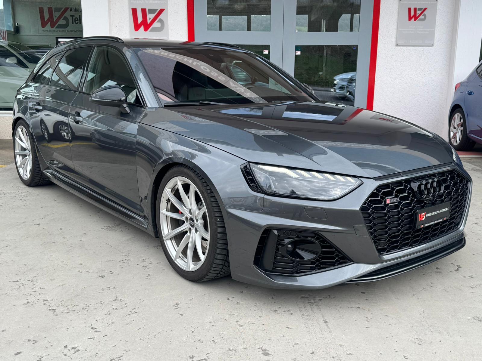 AUDI RS4 Avant quattro tiptronic-image-3