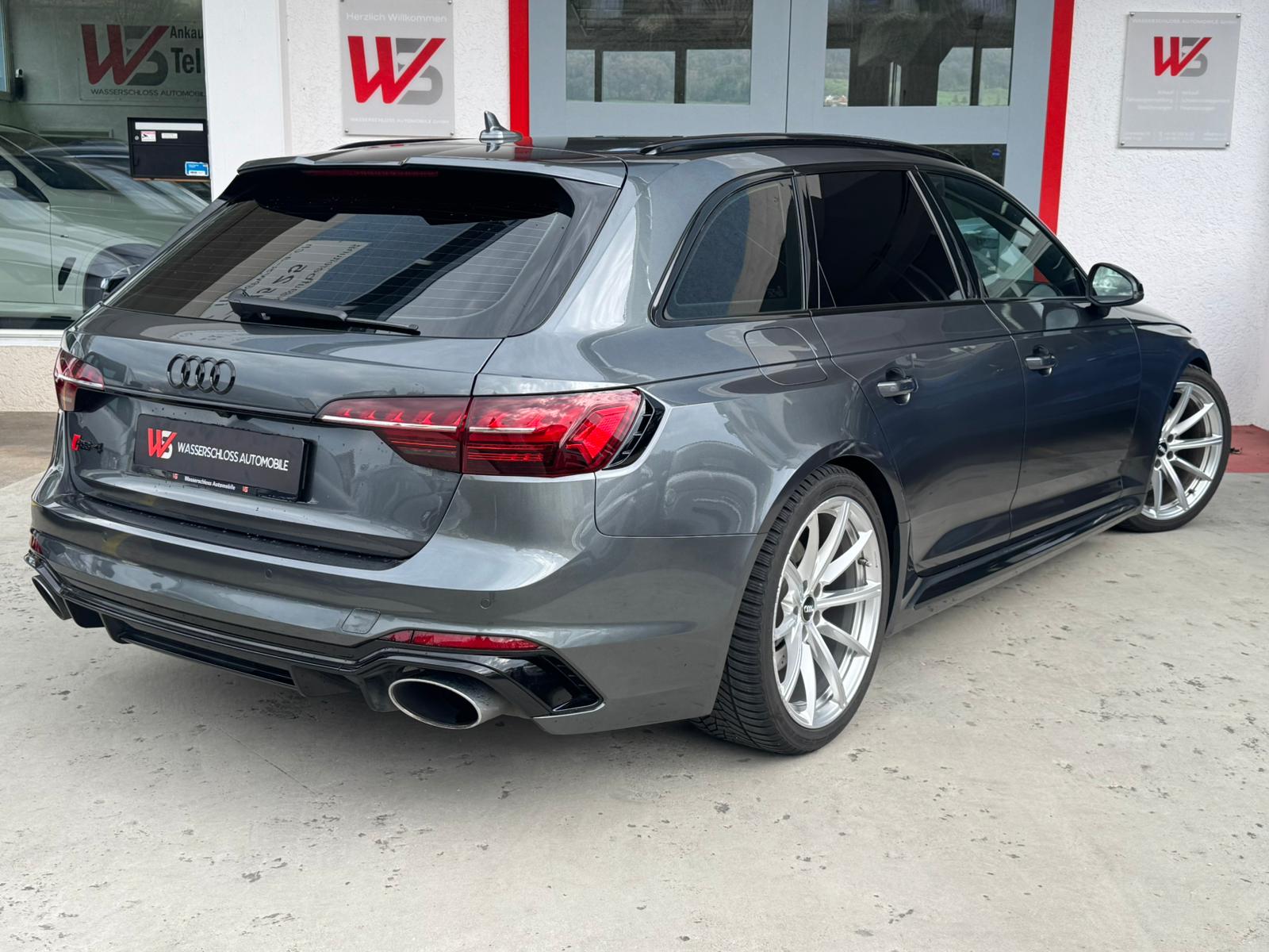 AUDI RS4 Avant quattro tiptronic-image-6