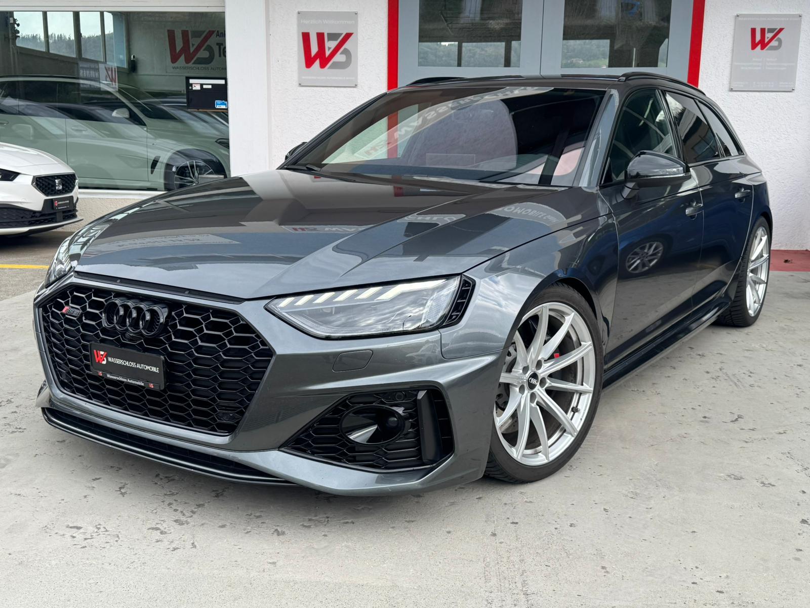 AUDI RS4 Avant quattro tiptronic-image-1