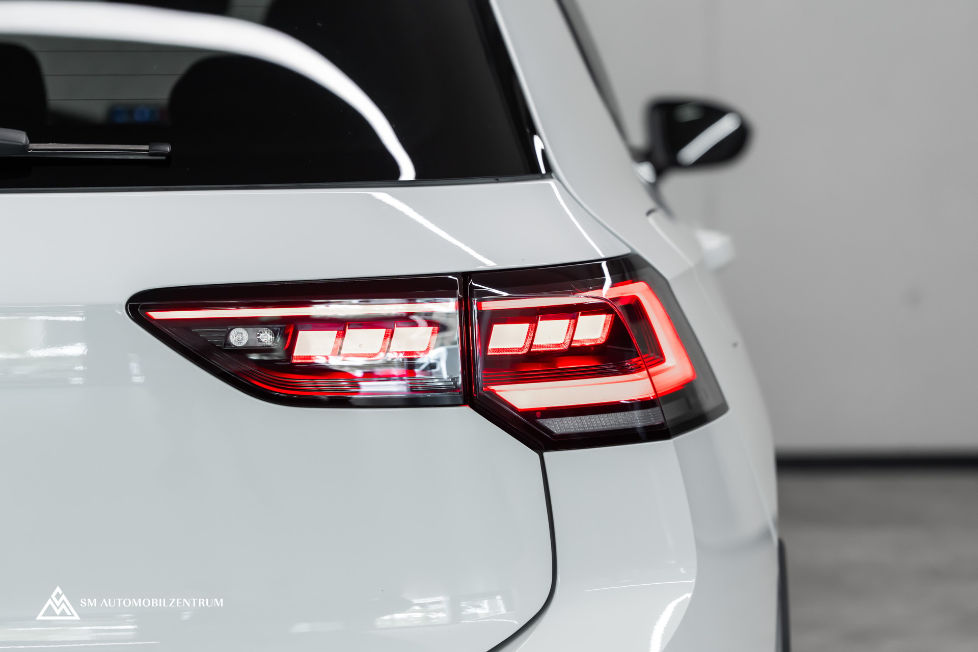 VW Golf VIII 2.0 TSI R DSG 4motion R-Performance / Facelift / Head-Up / Harman&Kardon / Rückfahrkamera-image-12