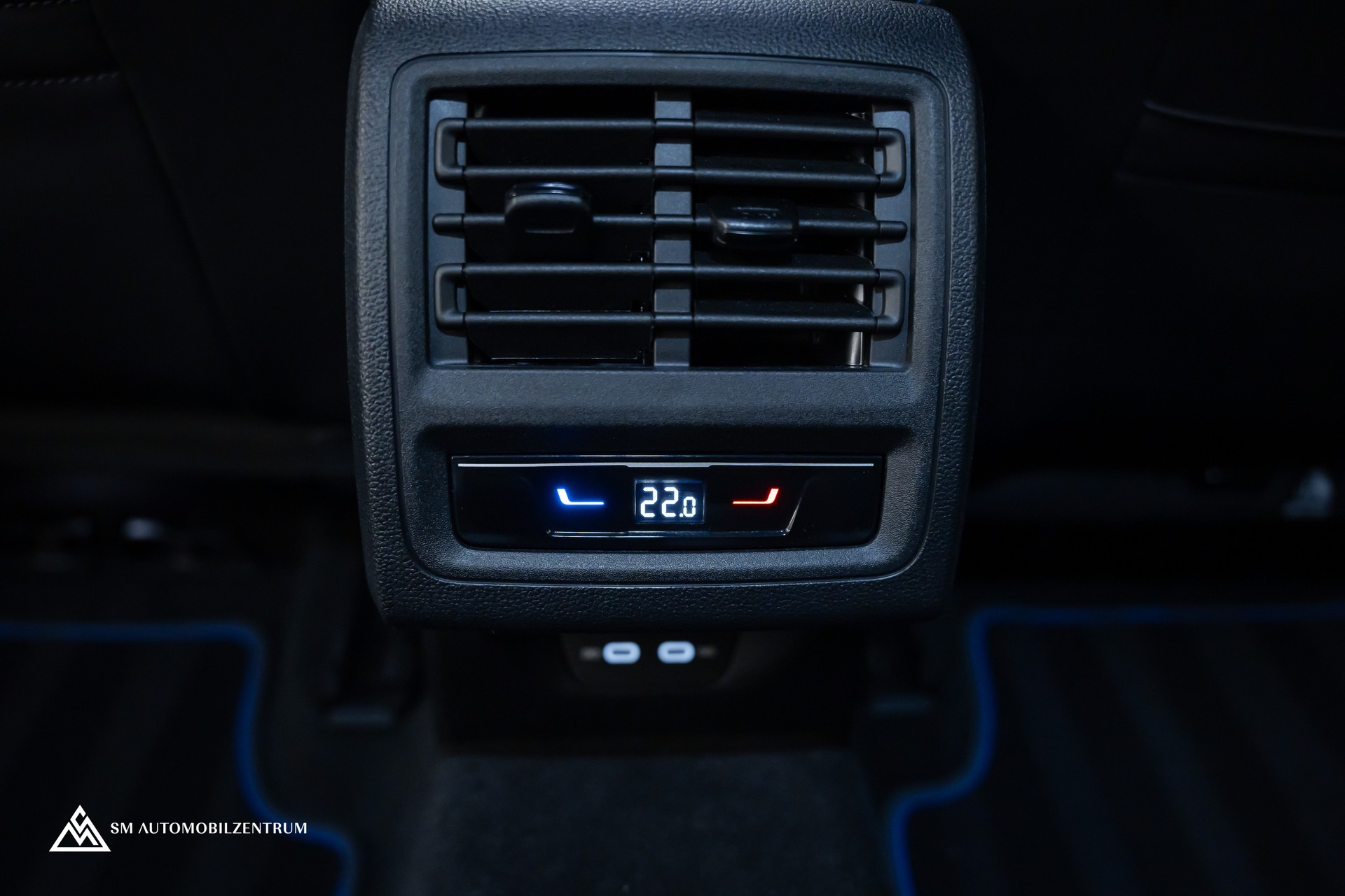 VW Golf VIII 2.0 TSI R DSG 4motion R-Performance / Facelift / Head-Up / Harman&Kardon / Rückfahrkamera-image-22