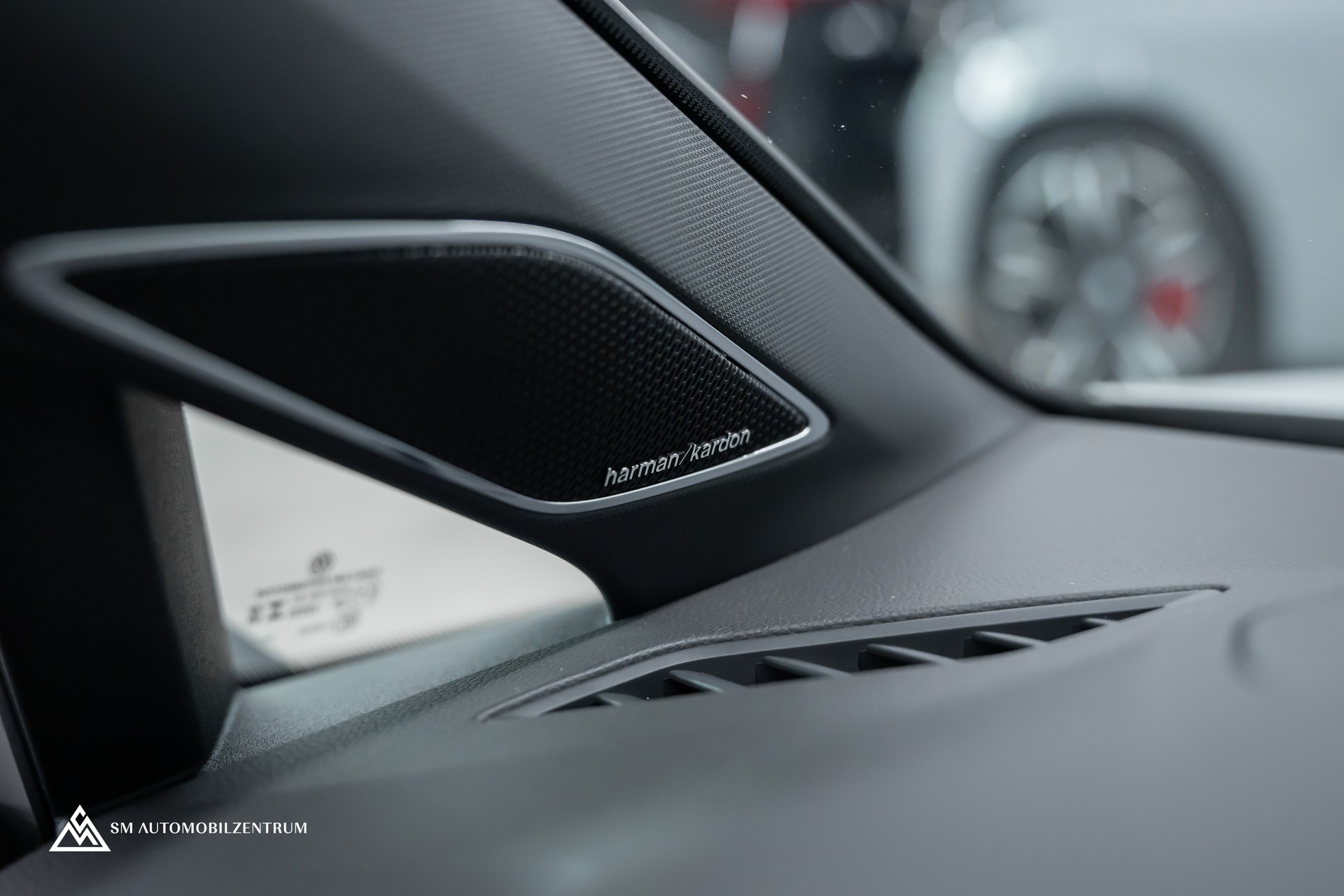 VW Golf VIII 2.0 TSI R DSG 4motion R-Performance / Facelift / Head-Up / Harman&Kardon / Rückfahrkamera-image-39