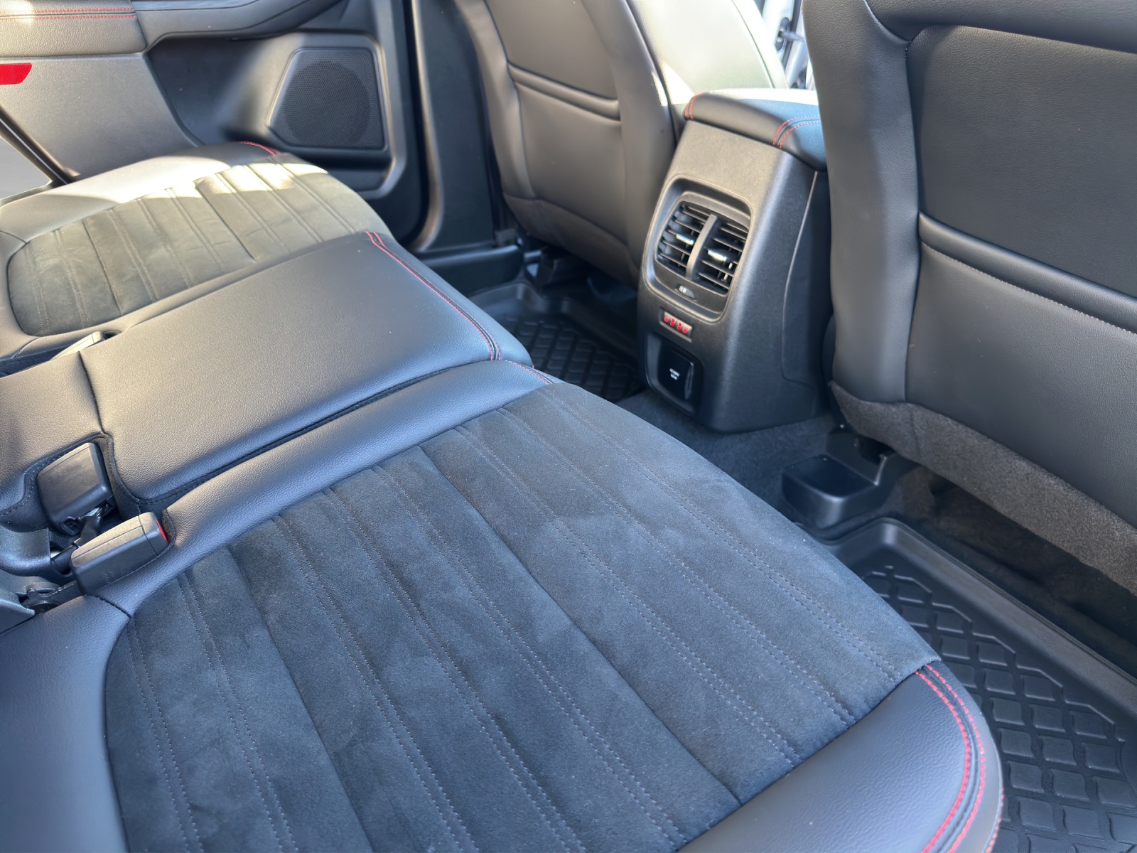 FORD Kuga 2.0 EcoBlue ST-Line 4x4-image-17