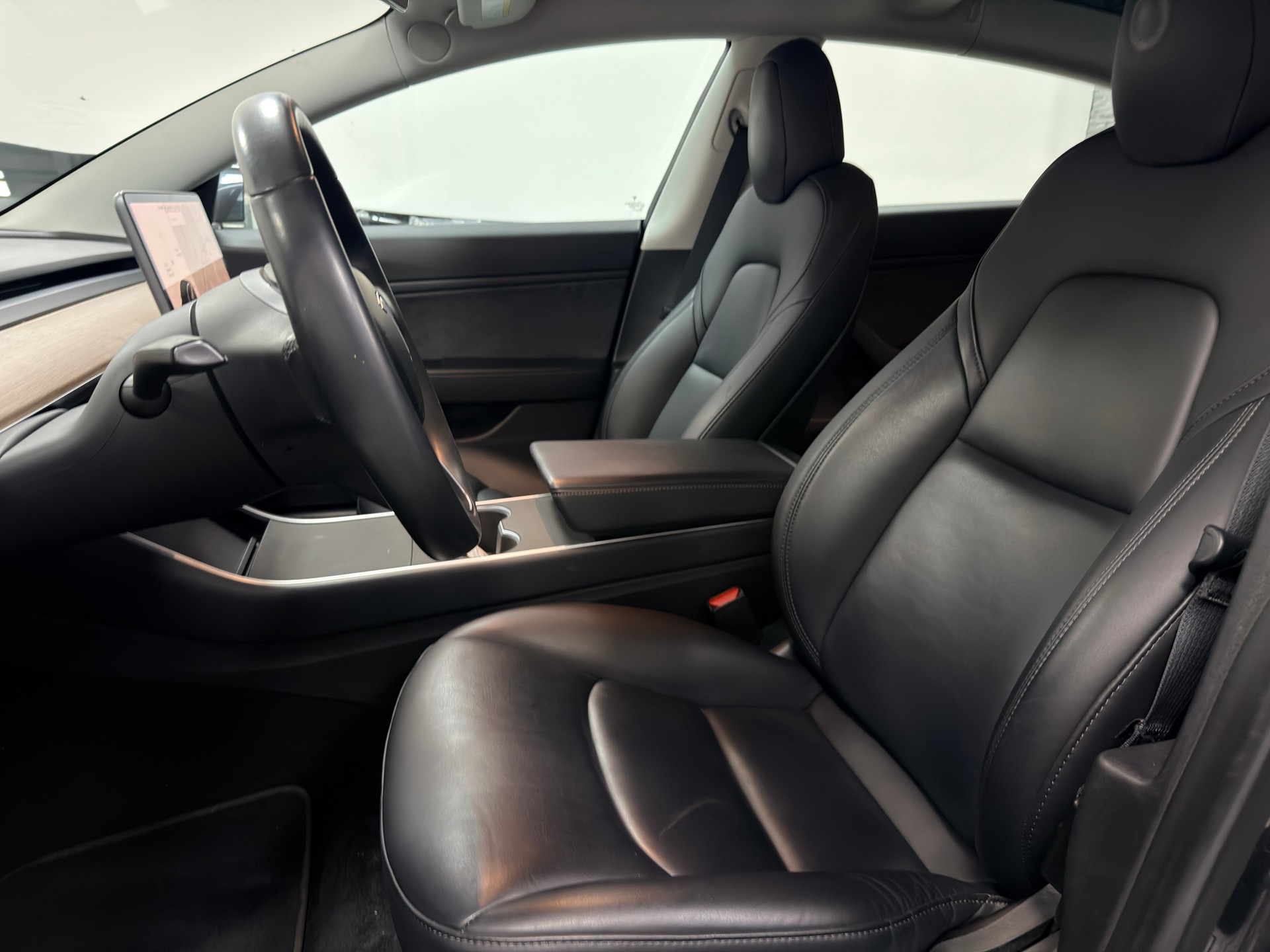 TESLA Model 3 Long Range Dual Motor AWD HAGELSCHADEN-image-15
