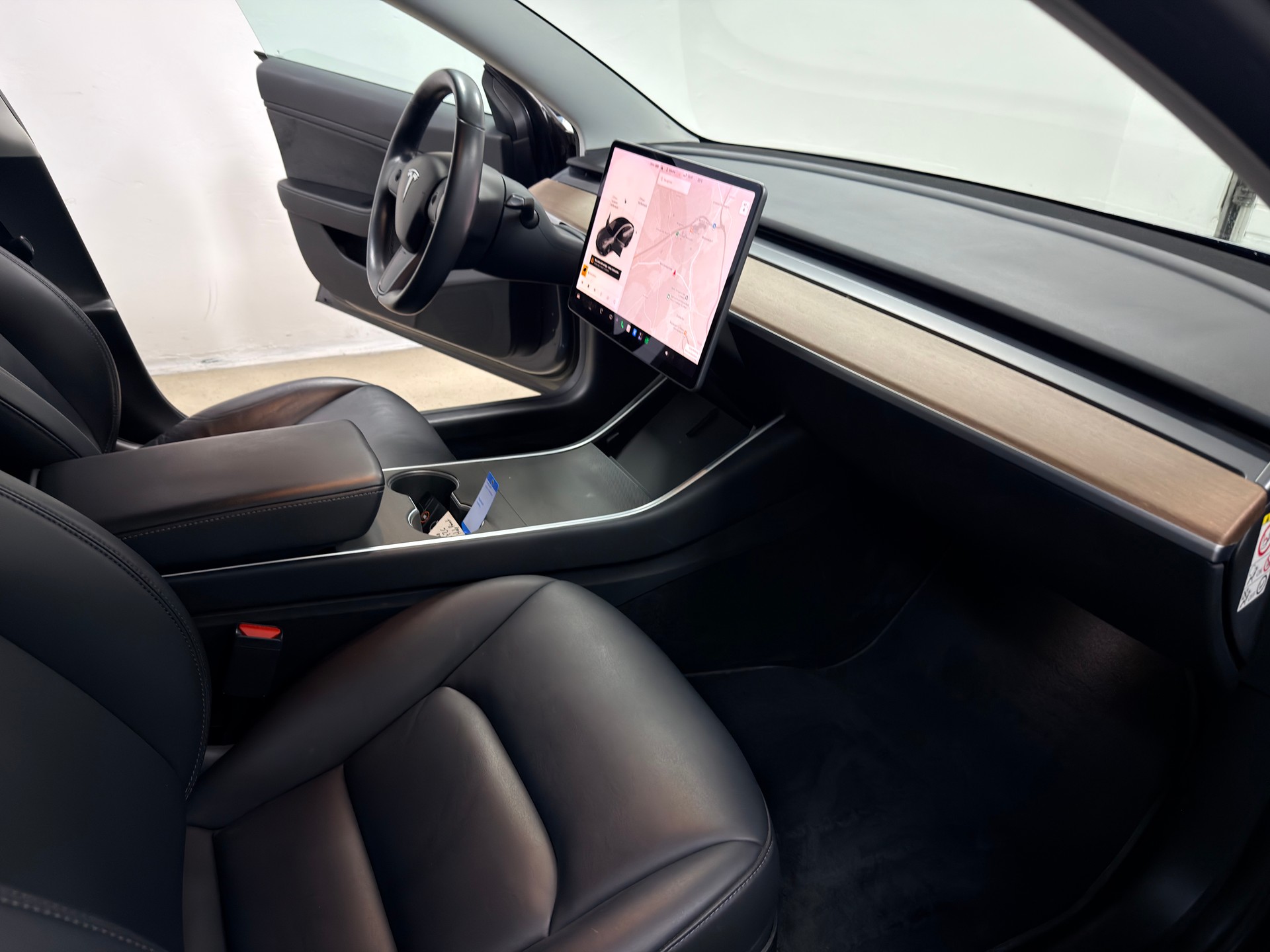 TESLA Model 3 Long Range Dual Motor AWD HAGELSCHADEN-image-17