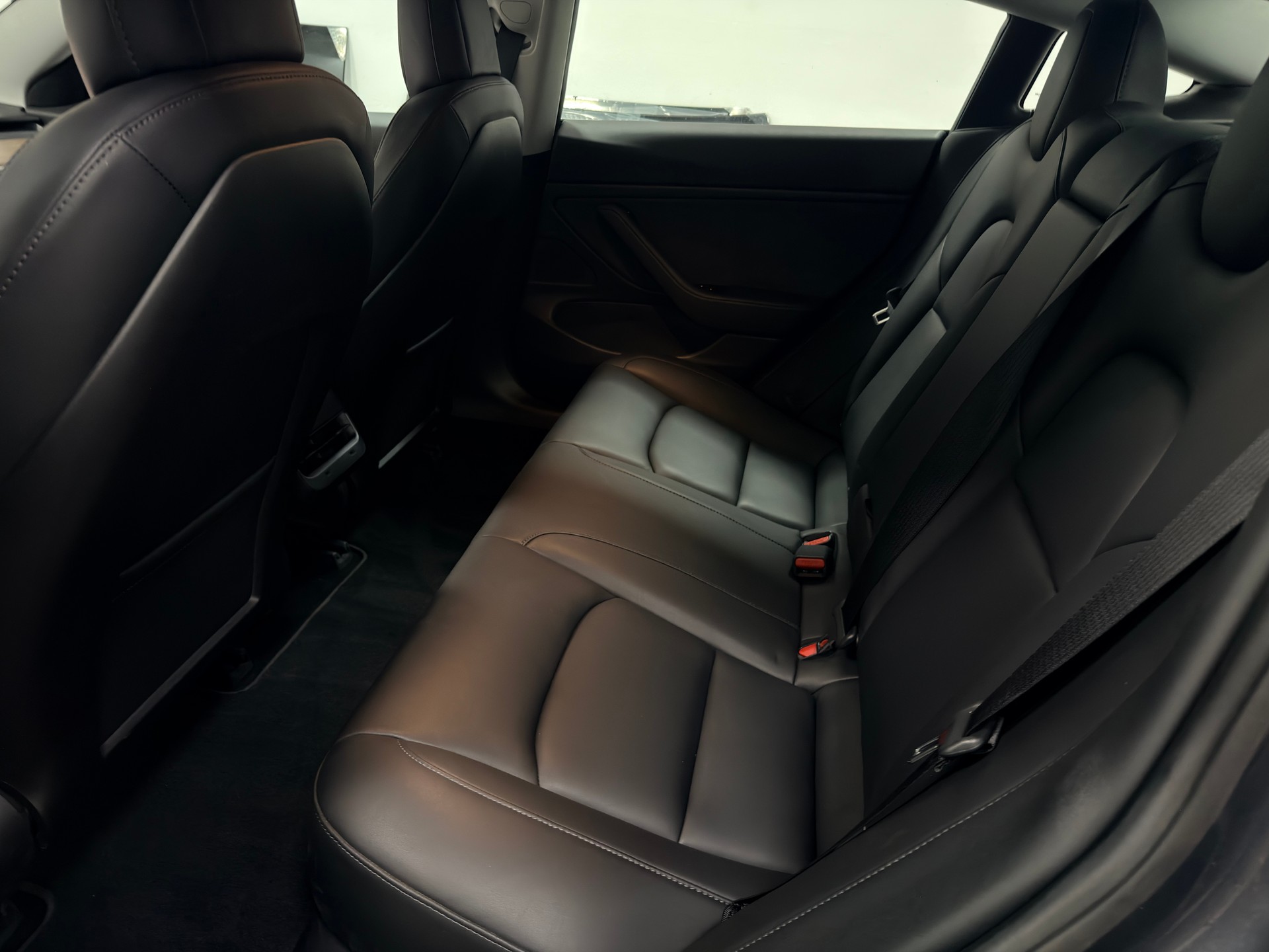 TESLA Model 3 Long Range Dual Motor AWD HAGELSCHADEN-image-16
