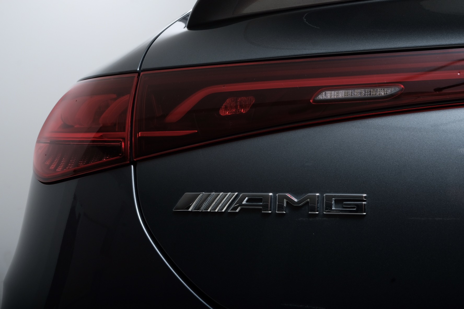 MERCEDES-BENZ EQE 53 AMG 4Matic+ V295-image-5