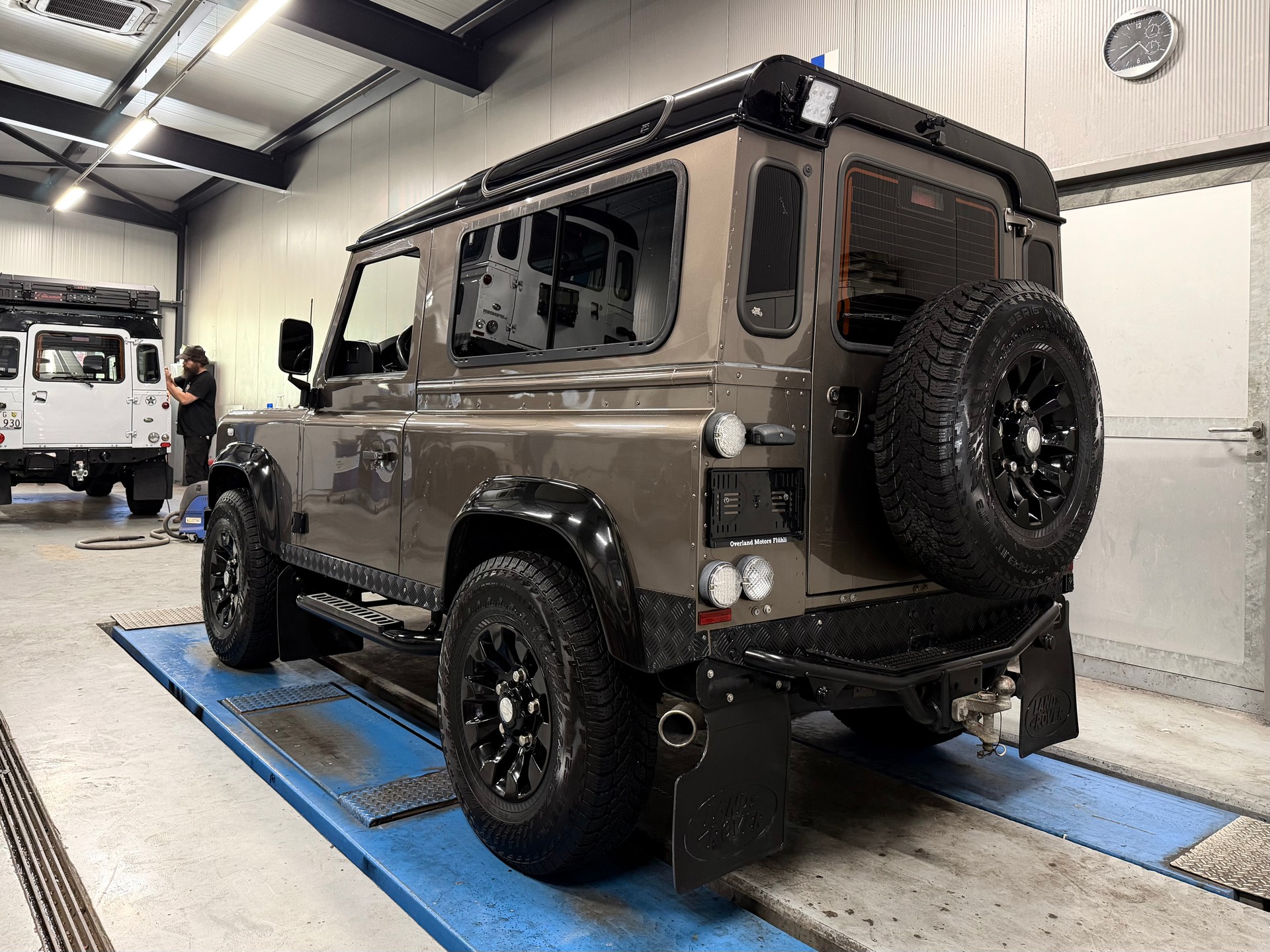 LAND ROVER 90-image-2