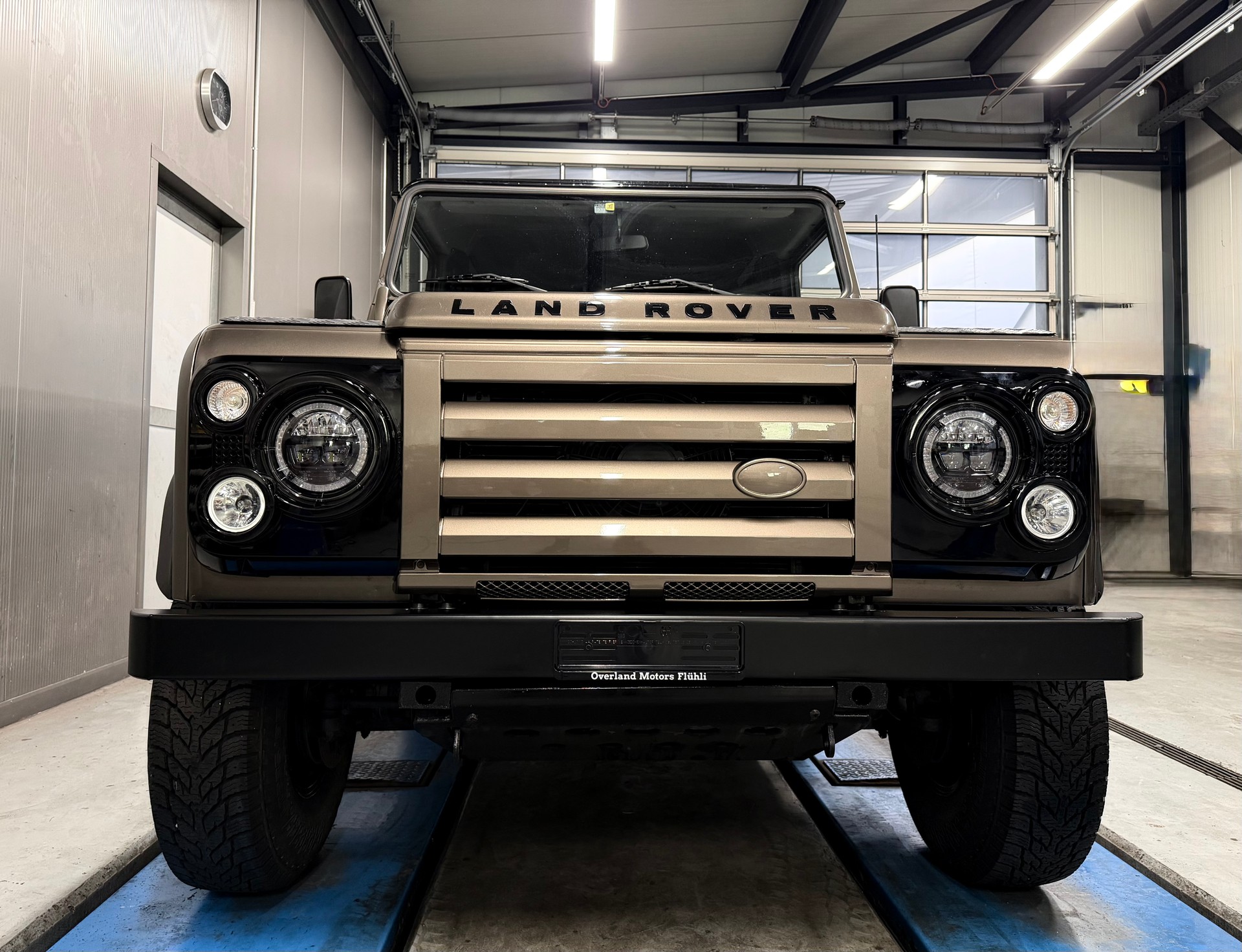 LAND ROVER 90-image-5