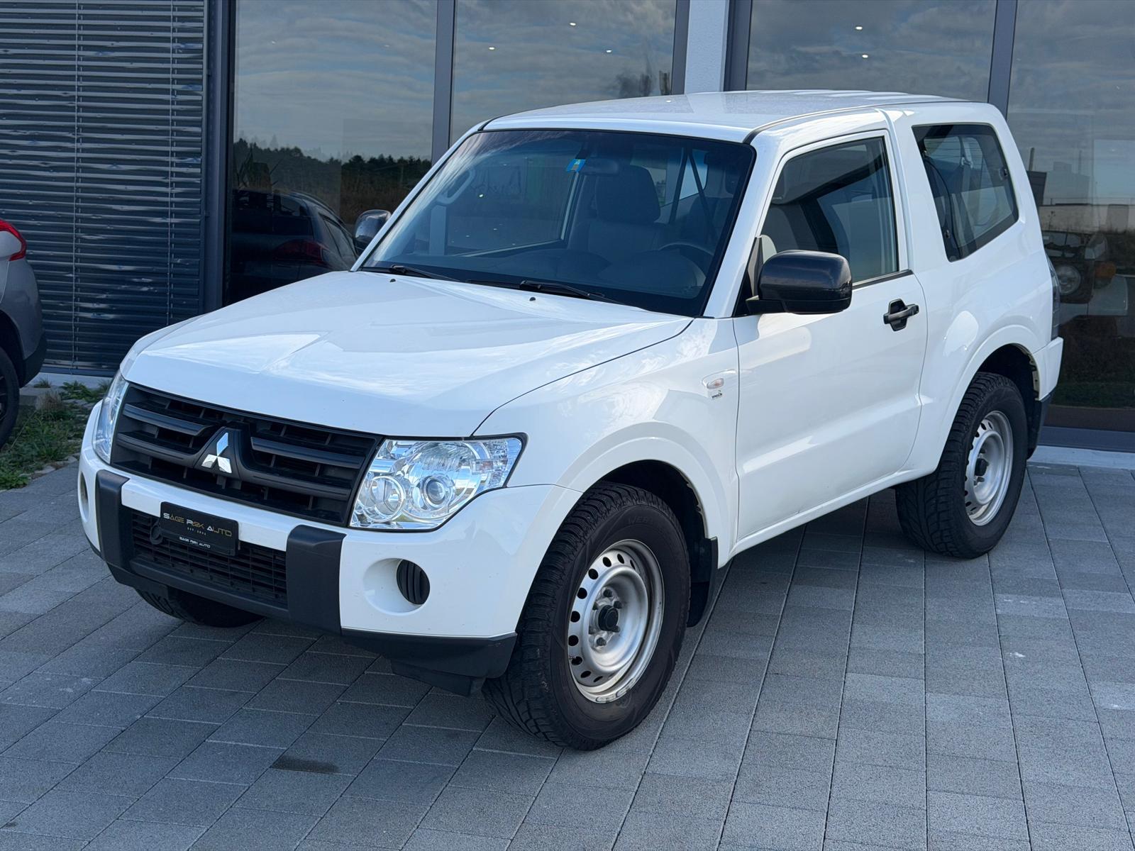MITSUBISHI Pajero 3.2 DID Swiss Professional-image-0
