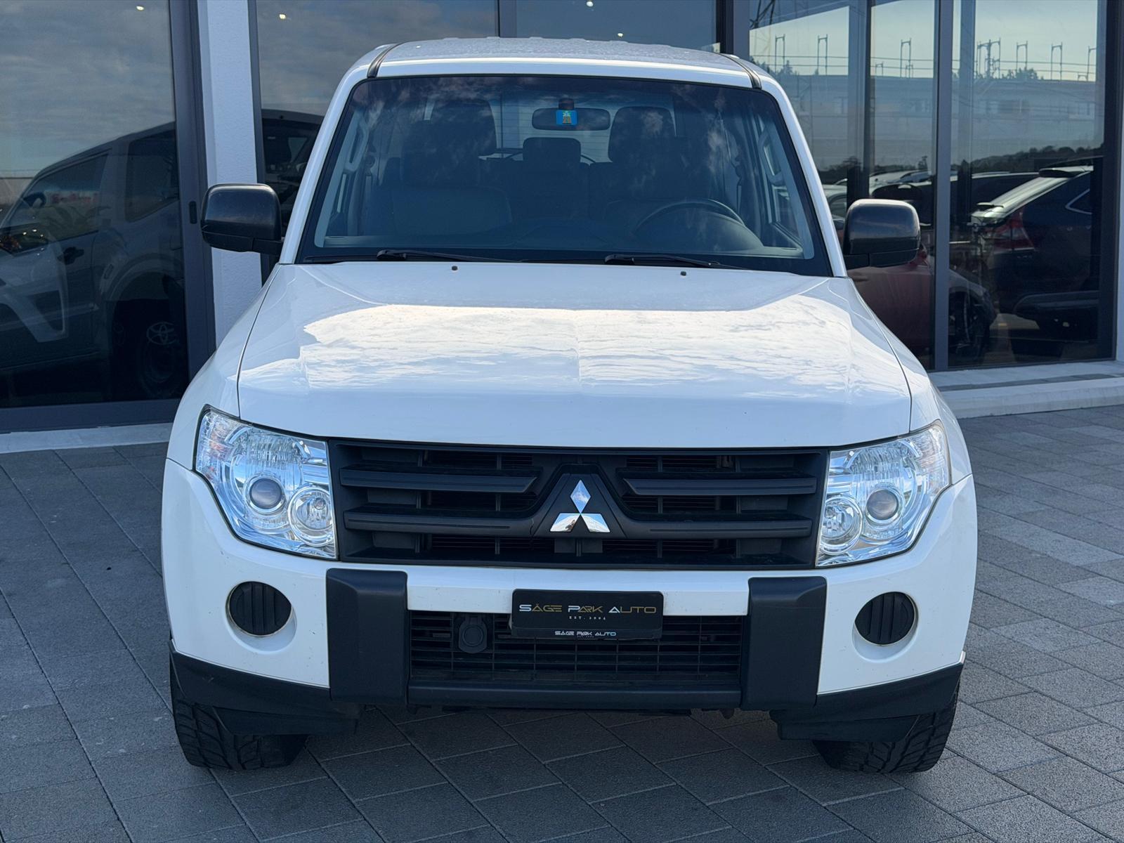 MITSUBISHI Pajero 3.2 DID Swiss Professional-image-3