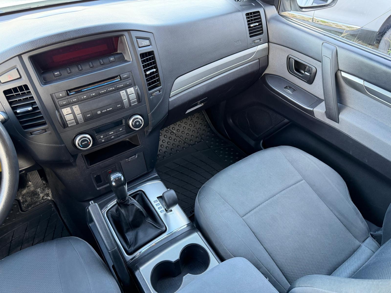 MITSUBISHI Pajero 3.2 DID Swiss Professional-image-12