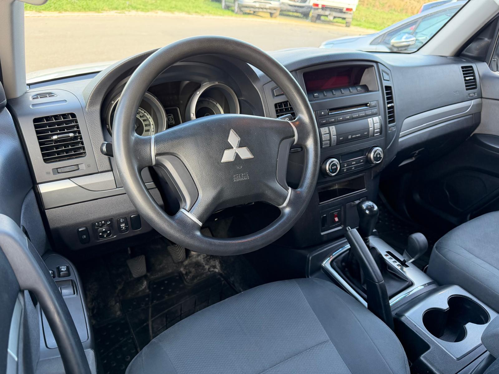 MITSUBISHI Pajero 3.2 DID Swiss Professional-image-7