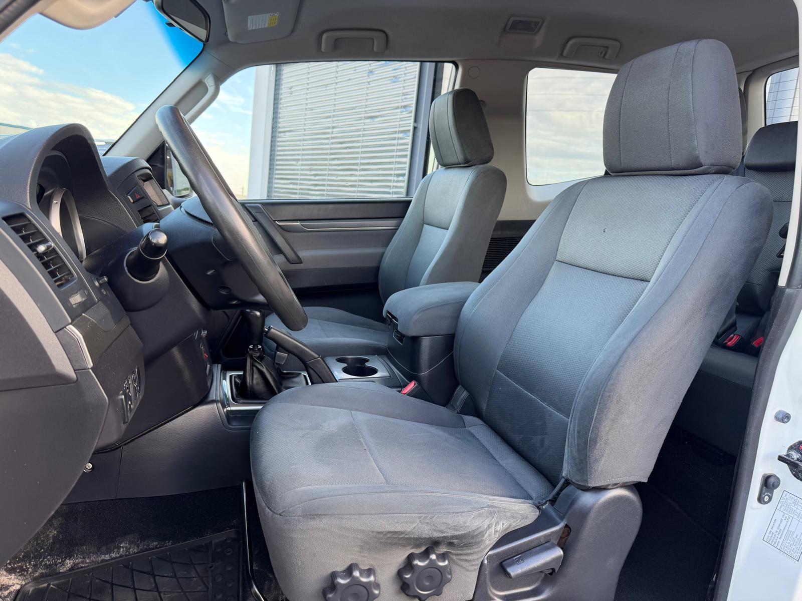 MITSUBISHI Pajero 3.2 DID Swiss Professional-image-14