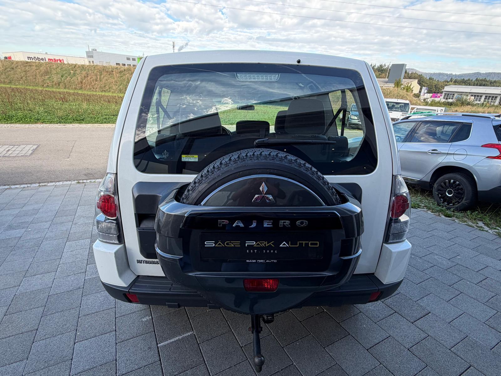 MITSUBISHI Pajero 3.2 DID Swiss Professional-image-5