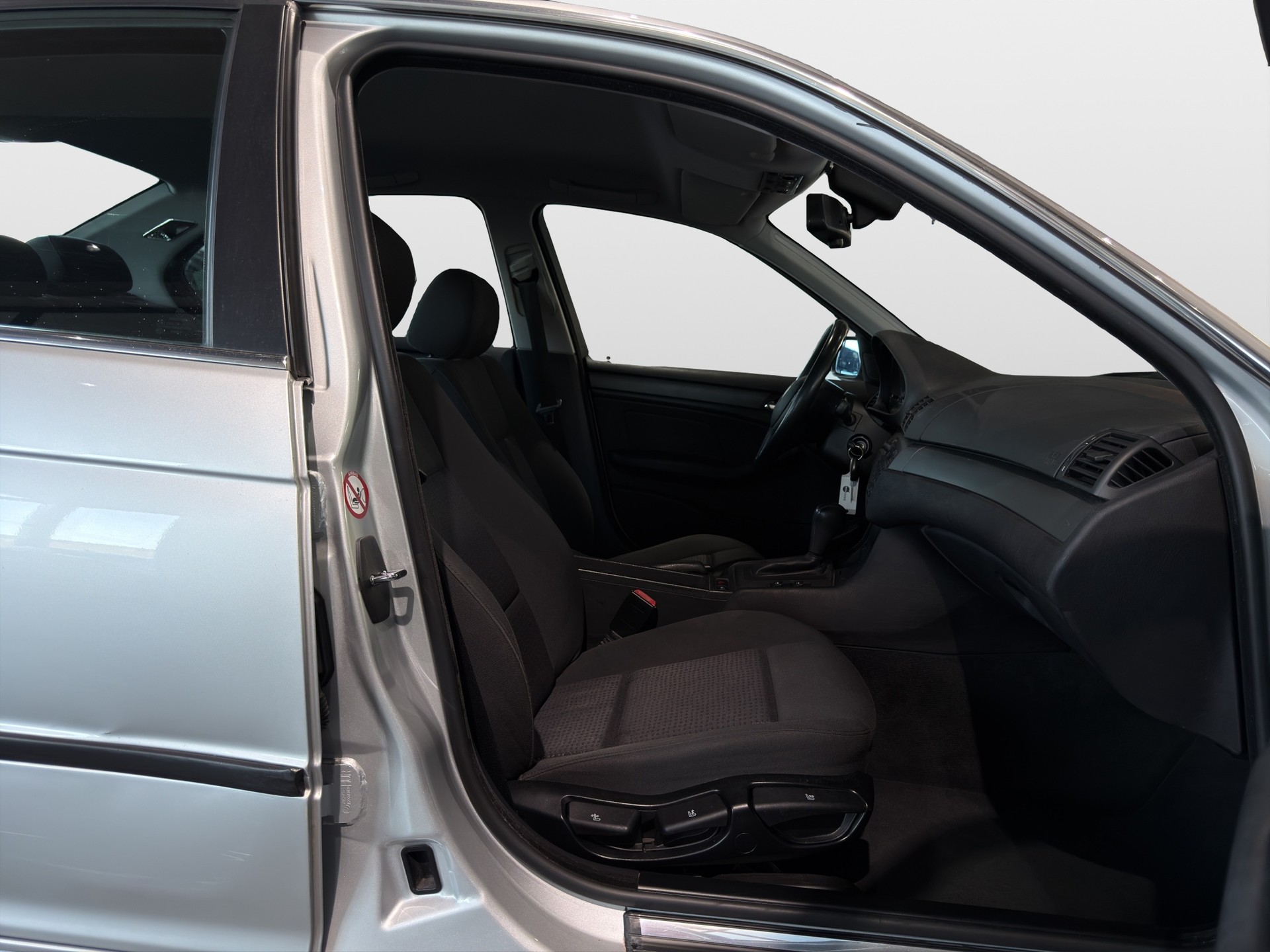 BMW BMW 320i Frisch ab MFK-image-9