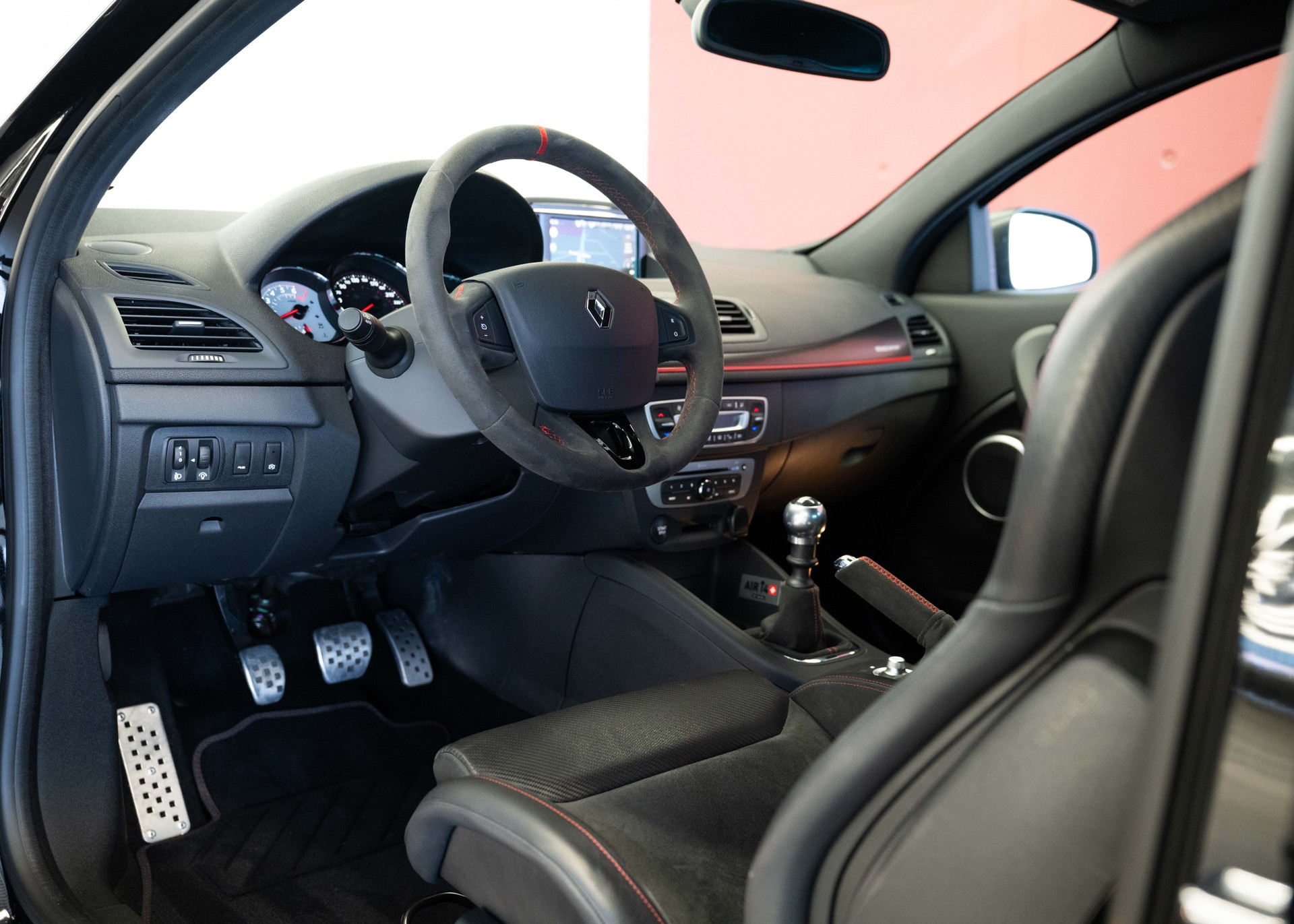 RENAULT Mégane Coupé 2.0 16V Turbo RS AIR14 (2nd hand Swiss car, fantastic condition, 1st paint, full service history, 100% original)-image-17