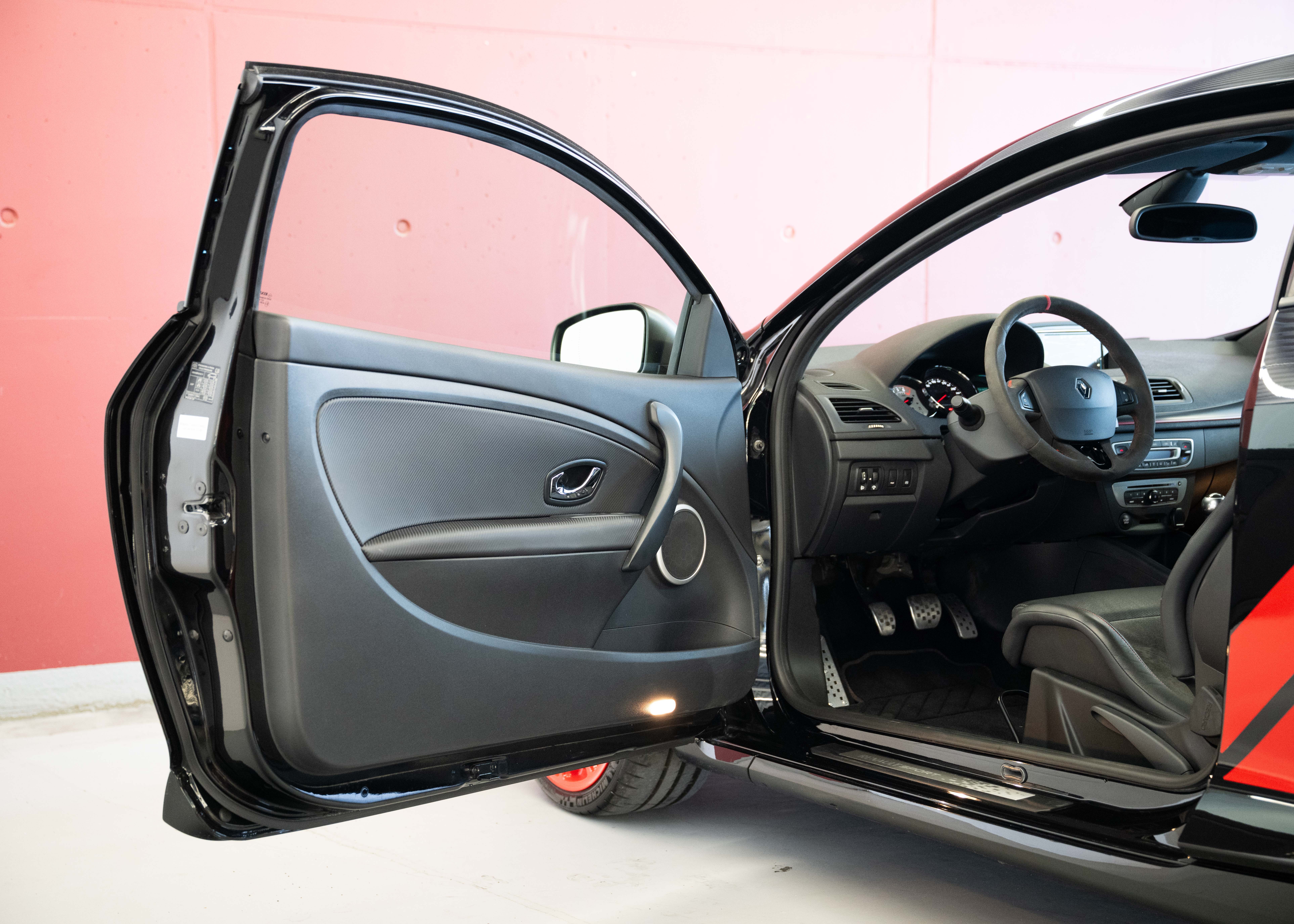 Image RENAULT MEGANE Mégane Coupé 2.0 16V Turbo RS AIR14 (2nd hand Swiss car, fantastic condition, 1st paint, full service history, 100% original)