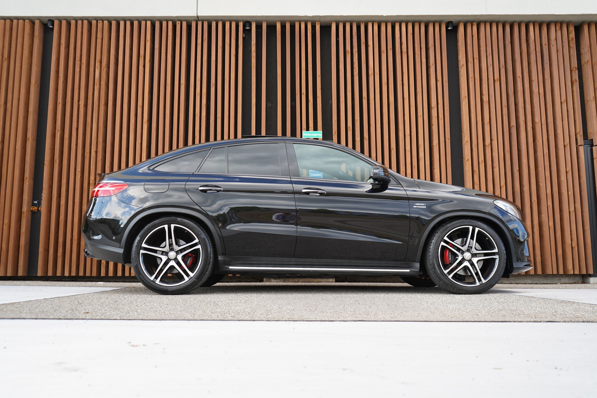 MERCEDES-BENZ GLE COUPÉ 43 AMG 4MATIC BLACK 9G-TRONIC l 367 PS-image-2