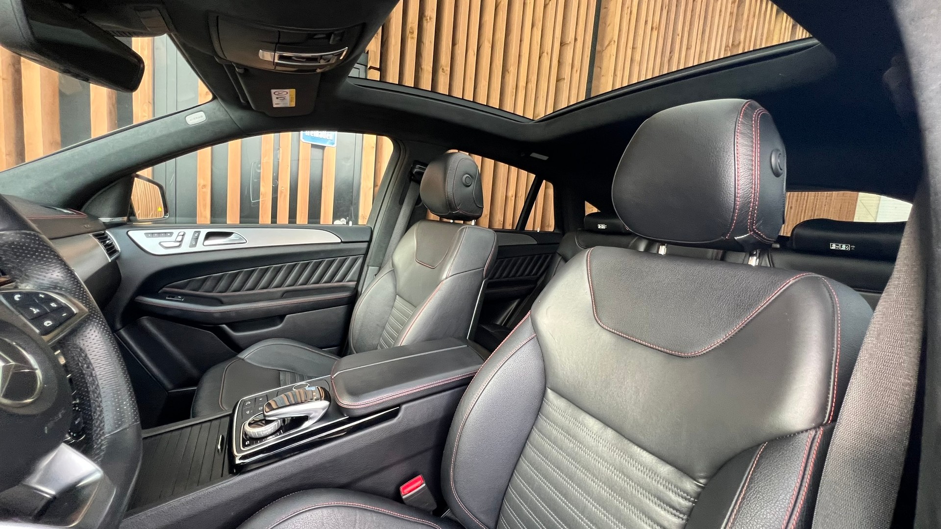 MERCEDES-BENZ GLE COUPÉ 43 AMG 4MATIC BLACK 9G-TRONIC l 367 PS-image-24