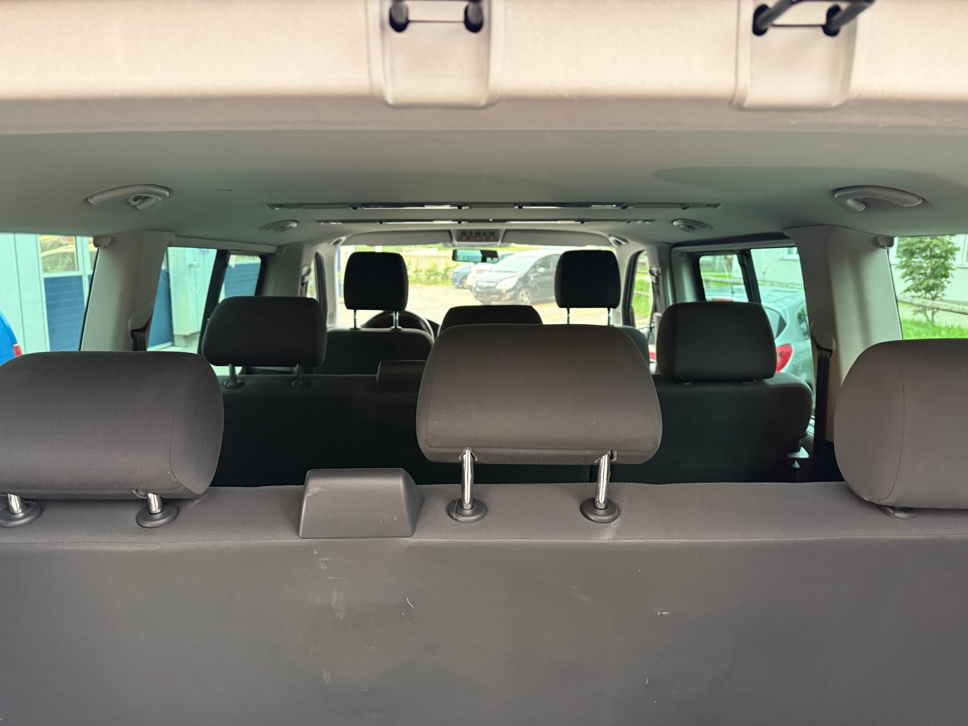 VW T5 Caravelle Comfortline 2.0 TDI CR-image-8