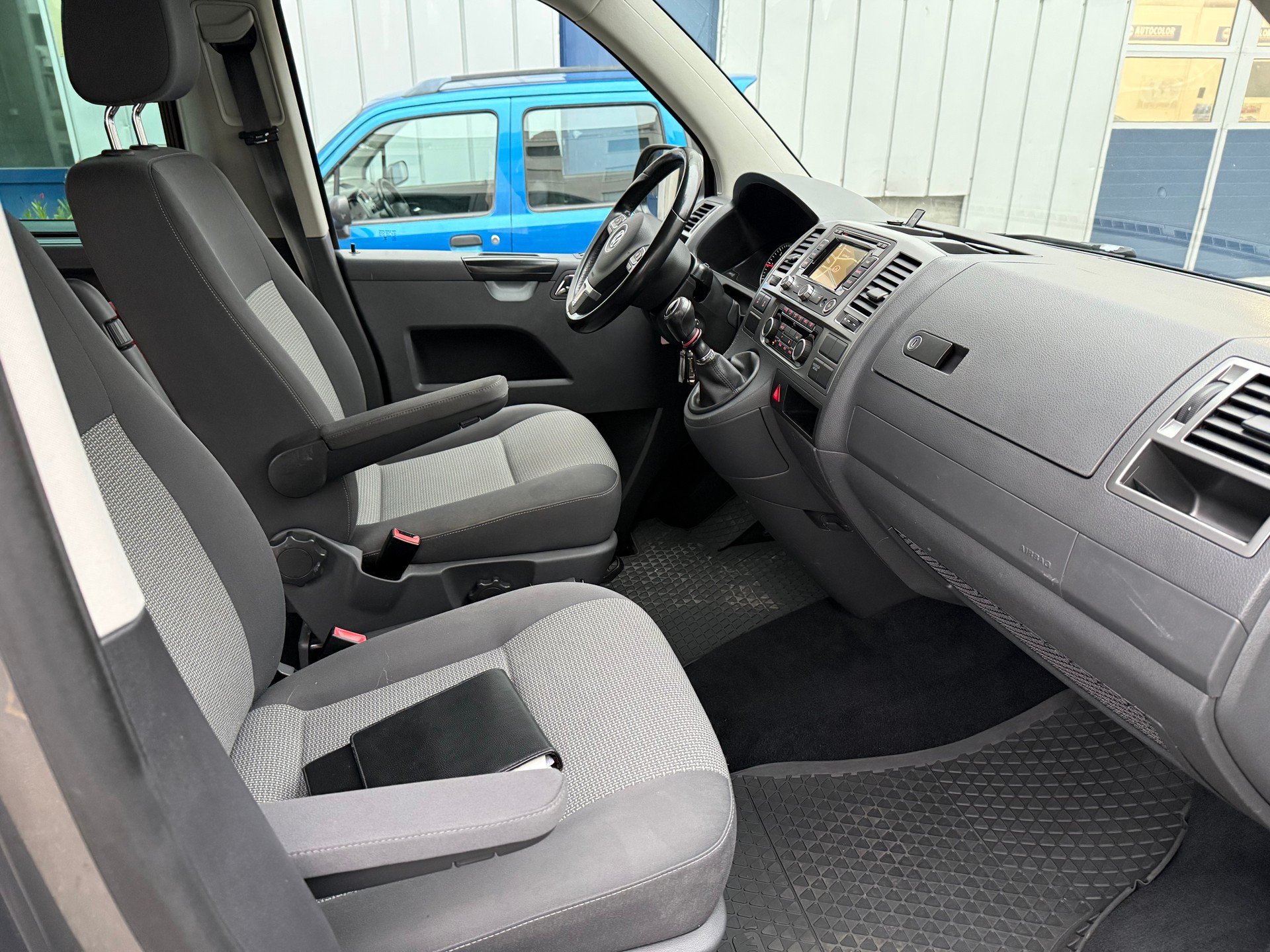 VW T5 Caravelle Comfortline 2.0 TDI CR-image-13