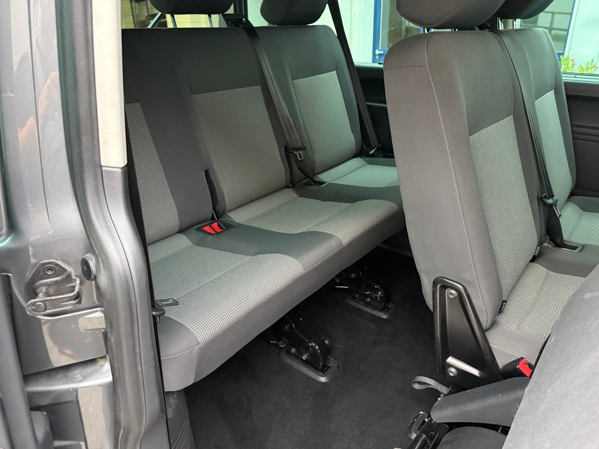 VW T5 Caravelle Comfortline 2.0 TDI CR-image-11