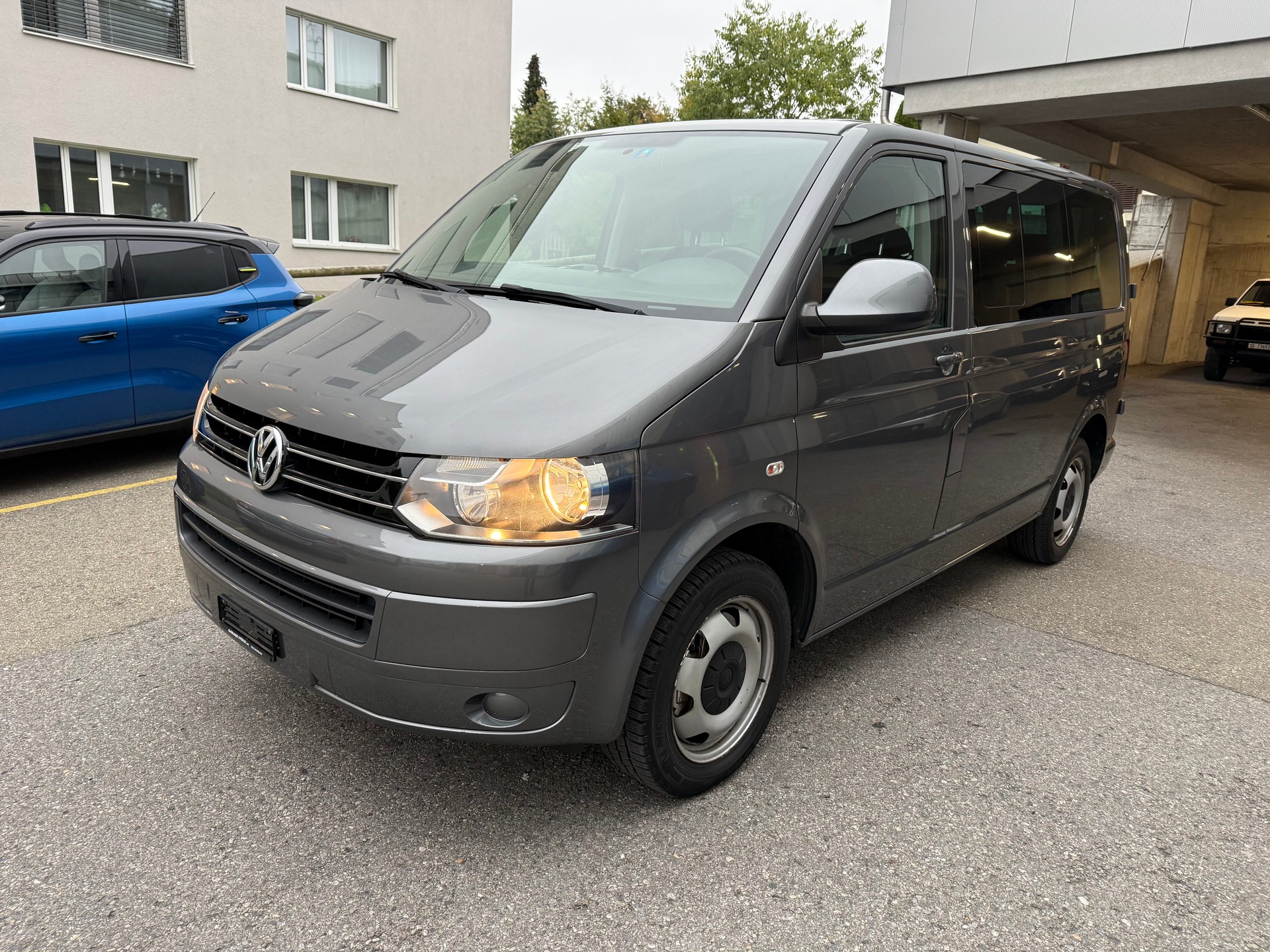 VW T5 Caravelle Comfortline 2.0 TDI CR-image-0