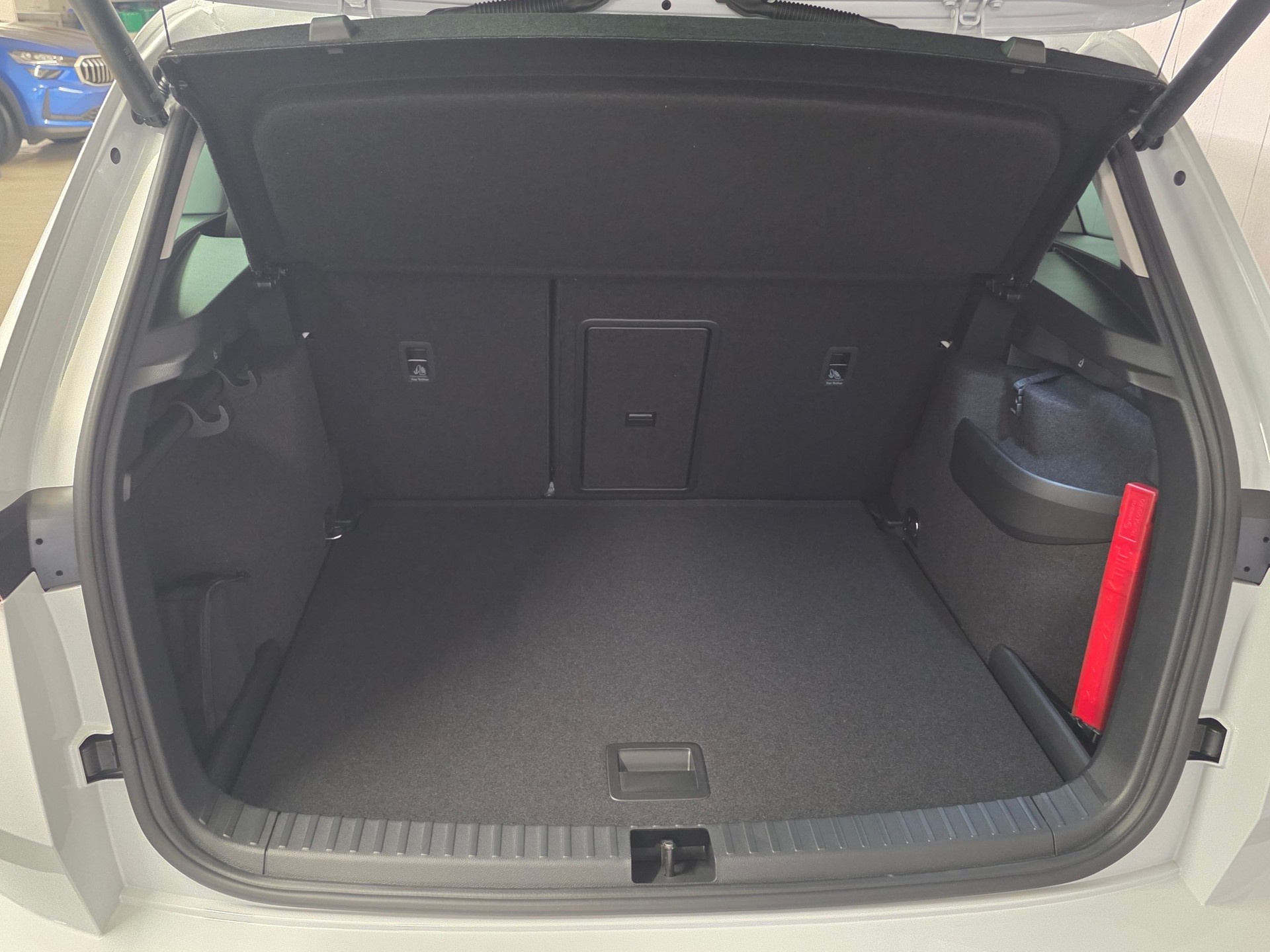 SKODA Karoq 2.0 TDI CR Dynamic 4x4 DSG-image-5