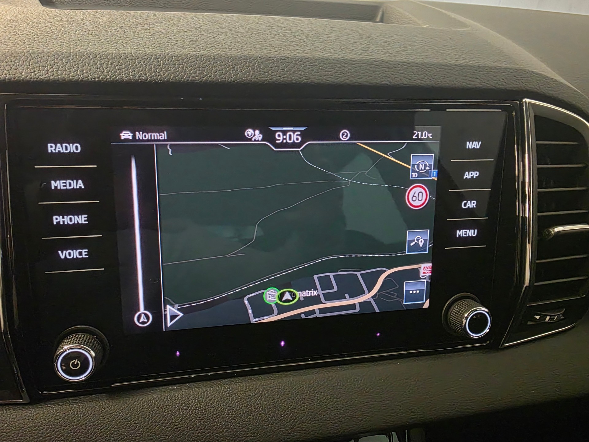 SKODA Karoq 2.0 TDI CR Dynamic 4x4 DSG-image-20