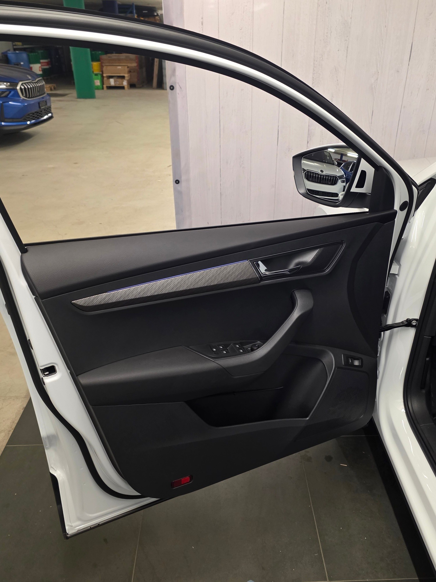 SKODA Karoq 2.0 TDI CR Dynamic 4x4 DSG-image-11