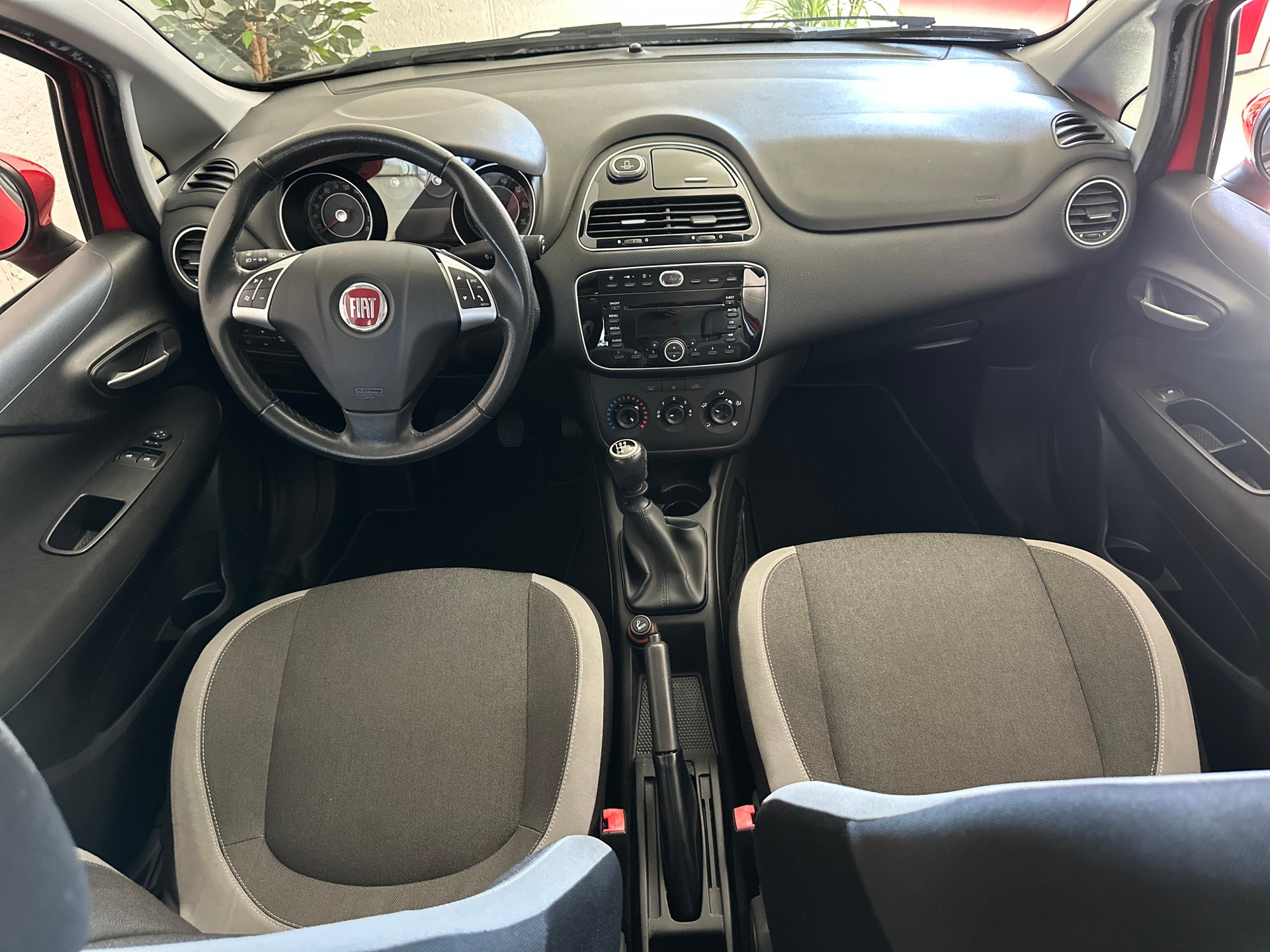 FIAT Punto 1.4 Pop Star-image-10