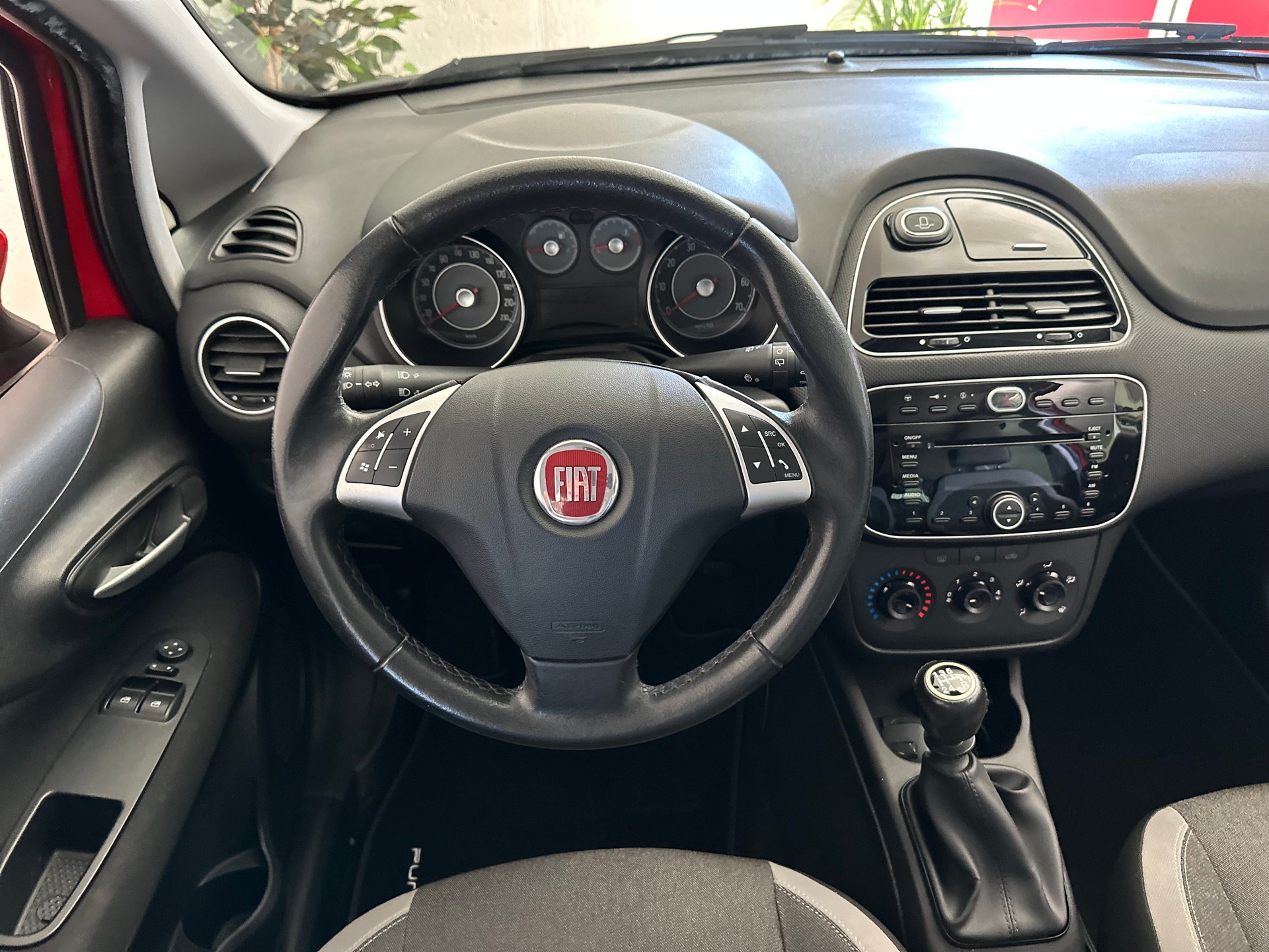 FIAT Punto 1.4 Pop Star-image-11