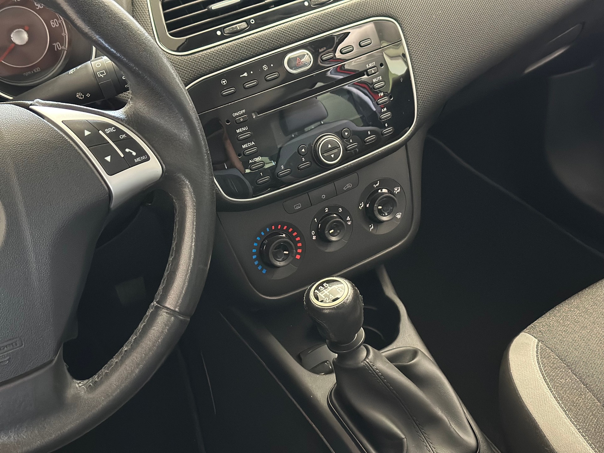 FIAT Punto 1.4 Pop Star-image-12