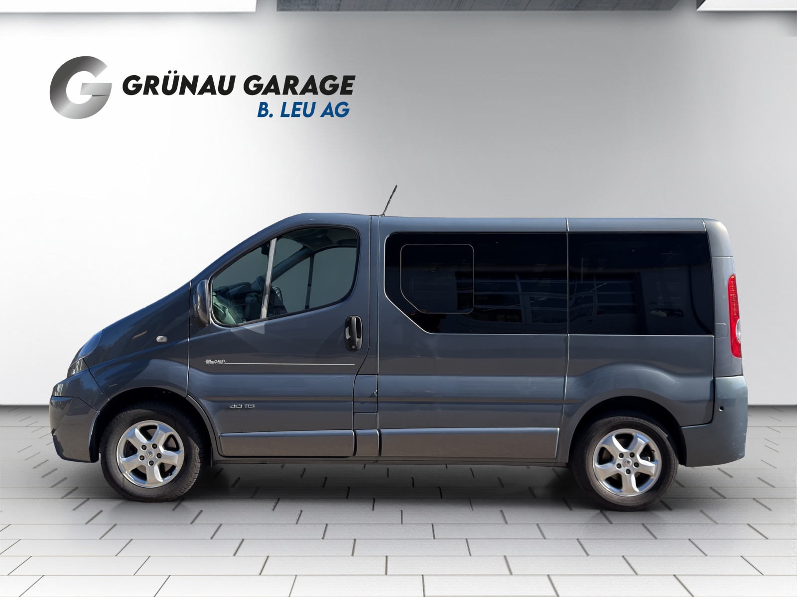 RENAULT Trafic Kombi Grand Passenger 2.0 dCi 114 Auth.-image-1