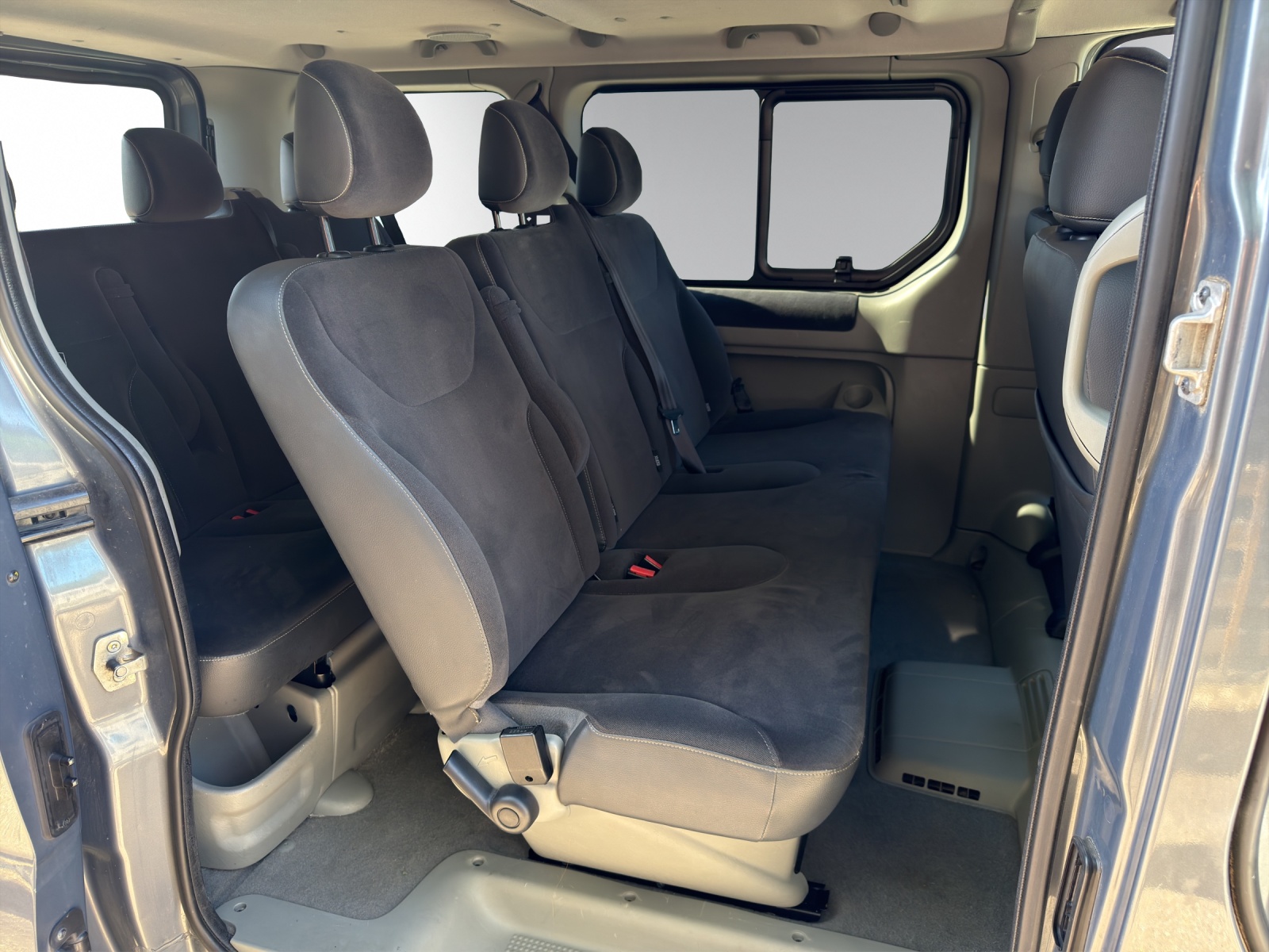 RENAULT Trafic Kombi Grand Passenger 2.0 dCi 114 Auth.-image-10