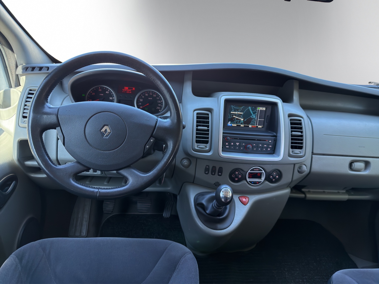 RENAULT Trafic Kombi Grand Passenger 2.0 dCi 114 Auth.-image-7