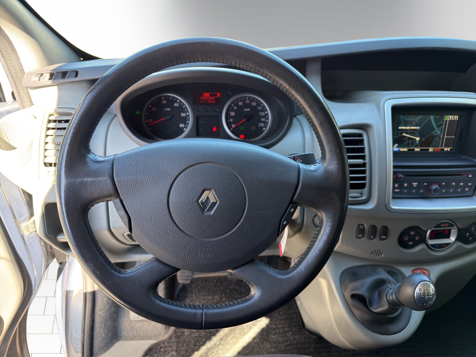 RENAULT Trafic Kombi Grand Passenger 2.0 dCi 114 Auth.-image-6
