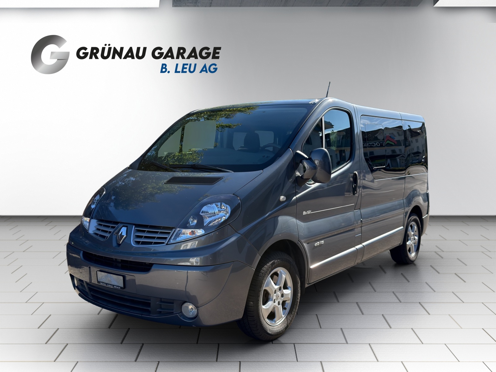 RENAULT Trafic Kombi Grand Passenger 2.0 dCi 114 Auth.-image-0