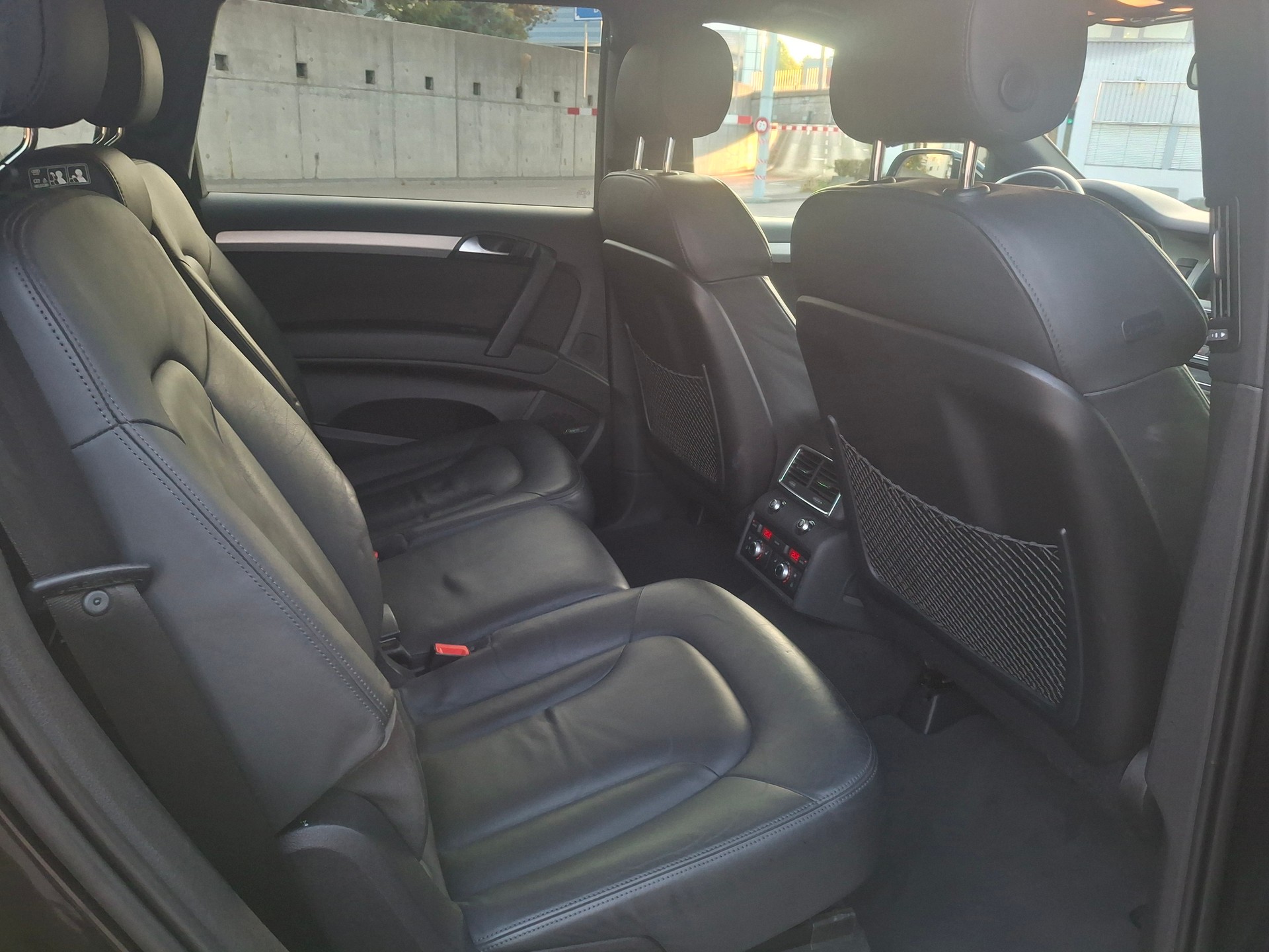 AUDI Q7 3.0 TDI quattro tiptronic-image-10