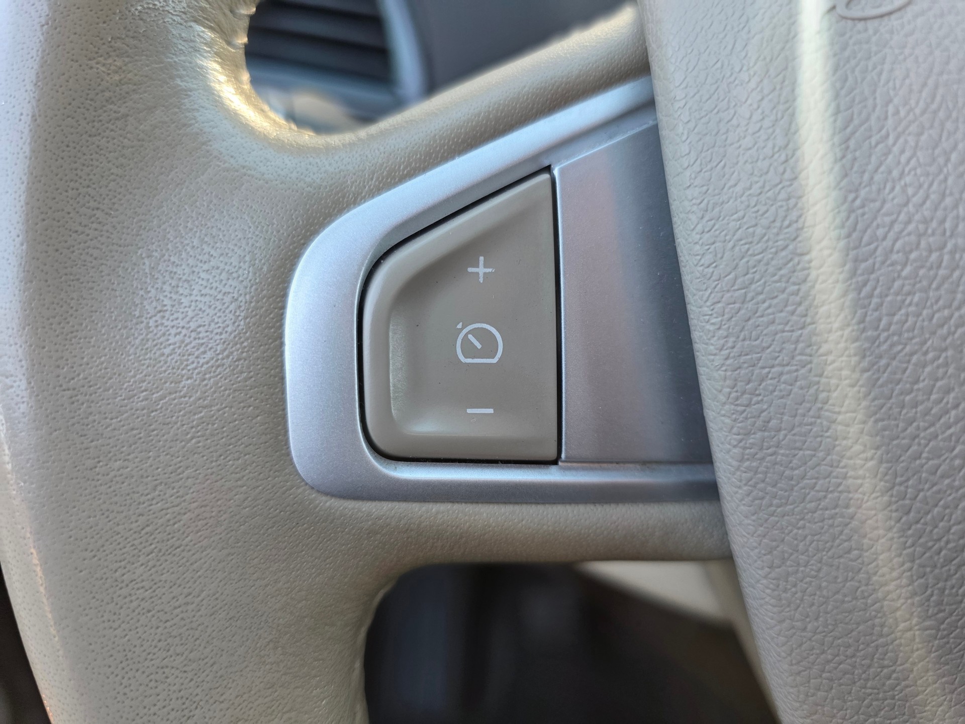 RENAULT Grand Scénic 1.4 16V Turbo Privilège-image-16