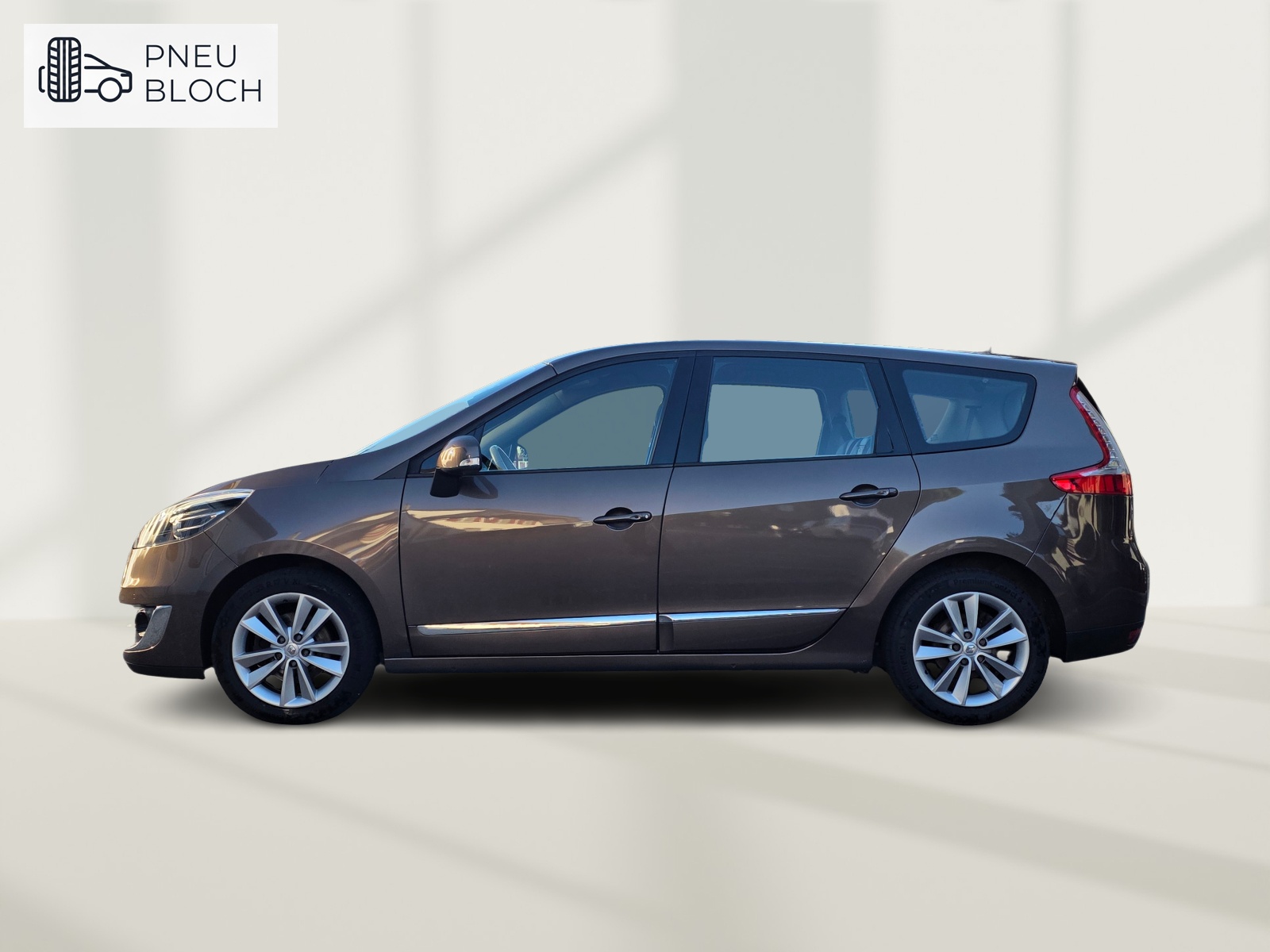 RENAULT Grand Scénic 1.4 16V Turbo Privilège-image-3