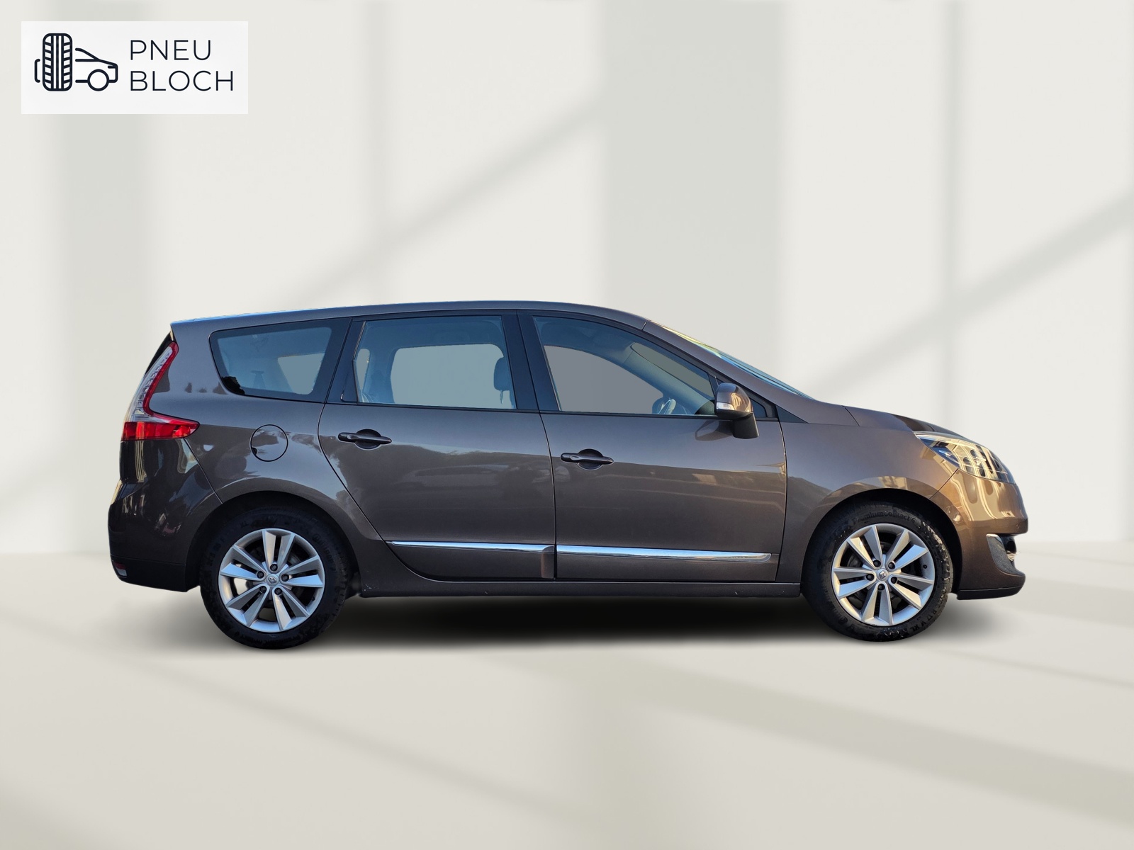 RENAULT Grand Scénic 1.4 16V Turbo Privilège-image-7