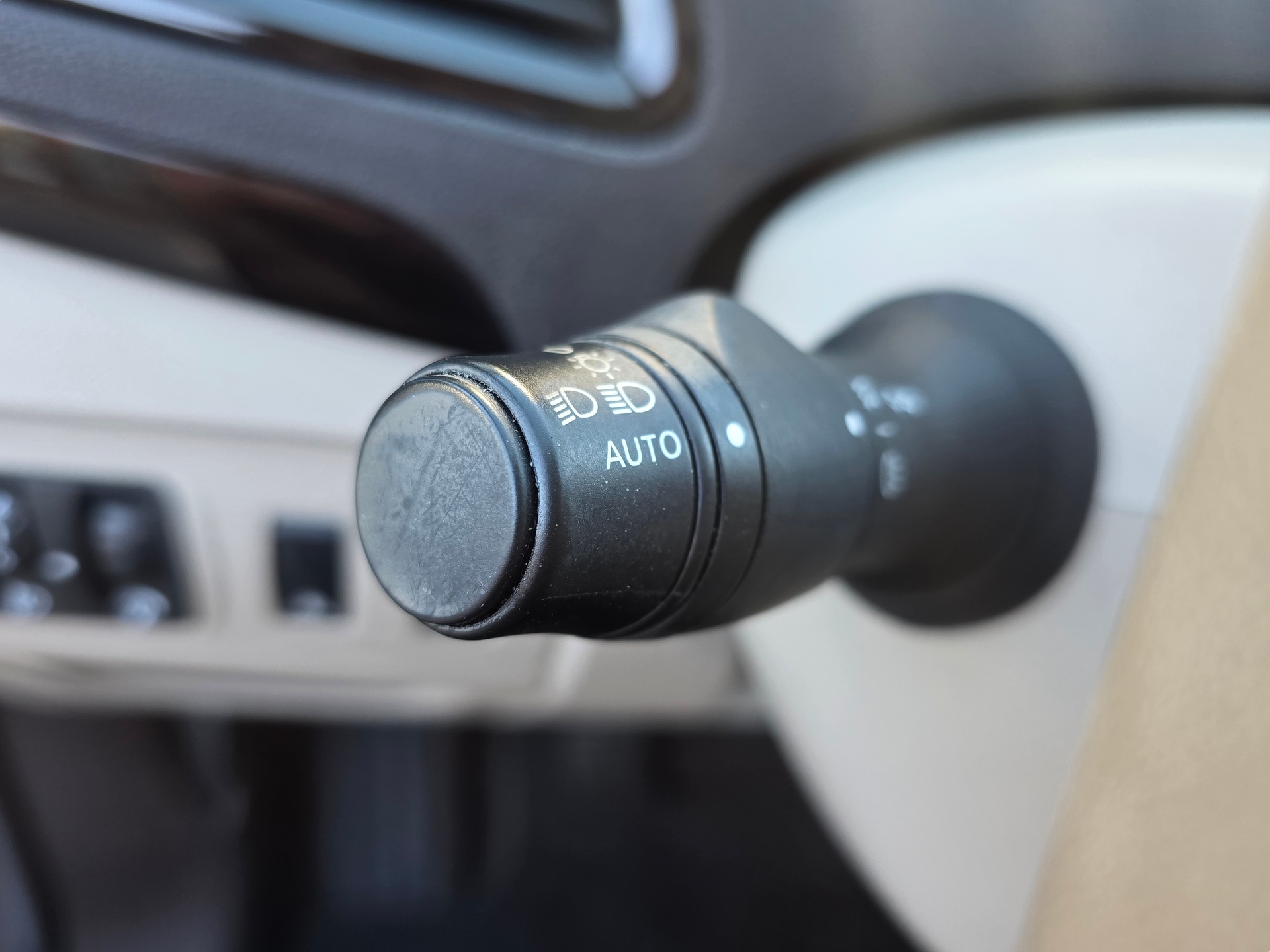 RENAULT Grand Scénic 1.4 16V Turbo Privilège-image-9
