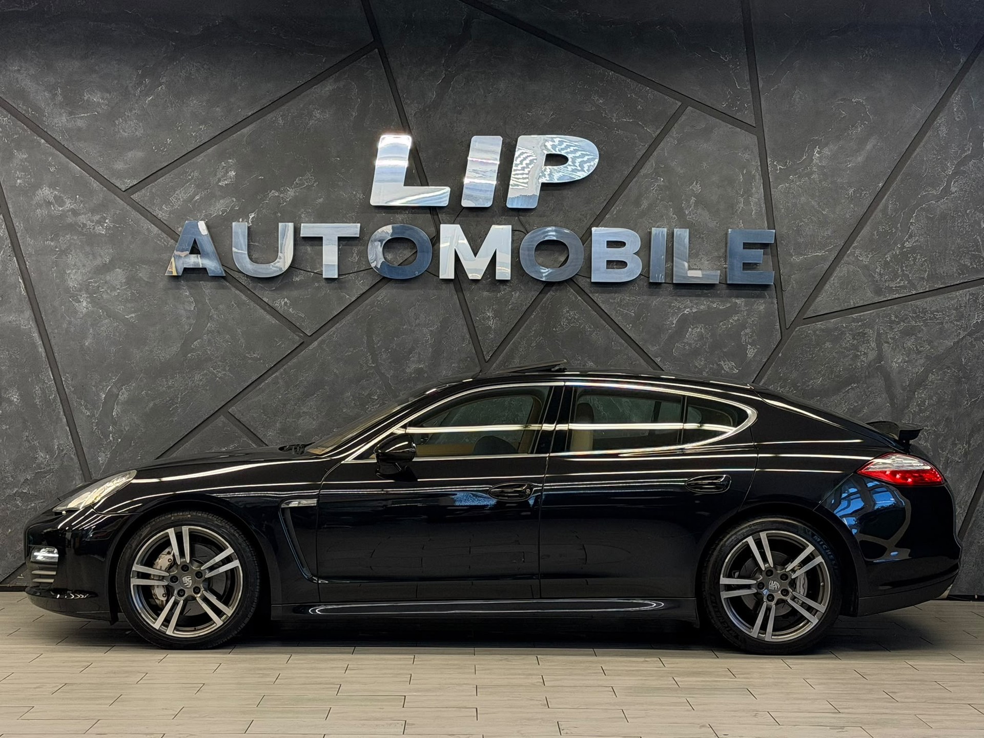 PORSCHE Panamera 4S 4.8 PDK-image-3